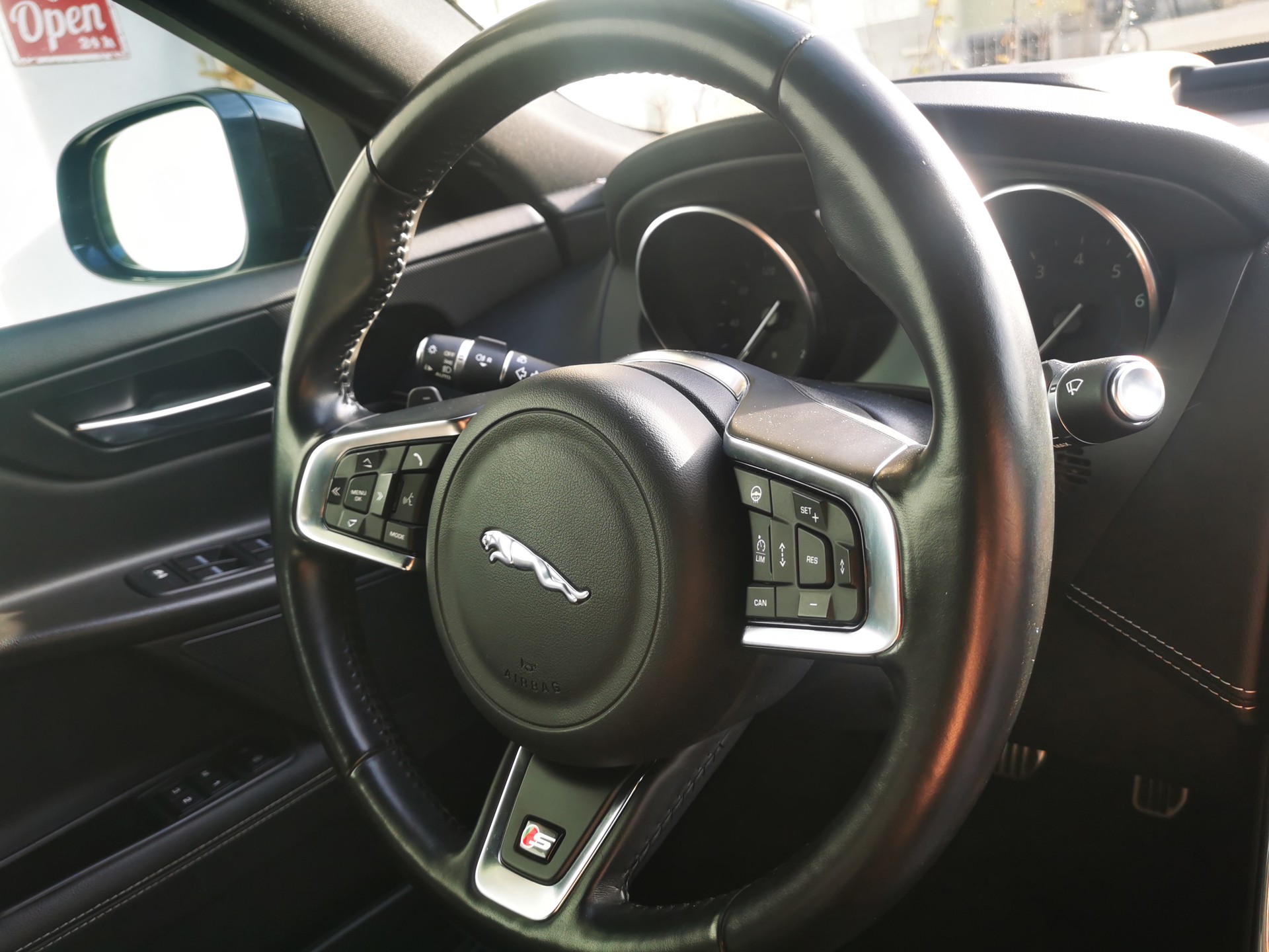 JAGUAR XE S 3.0 Automatic-image-12