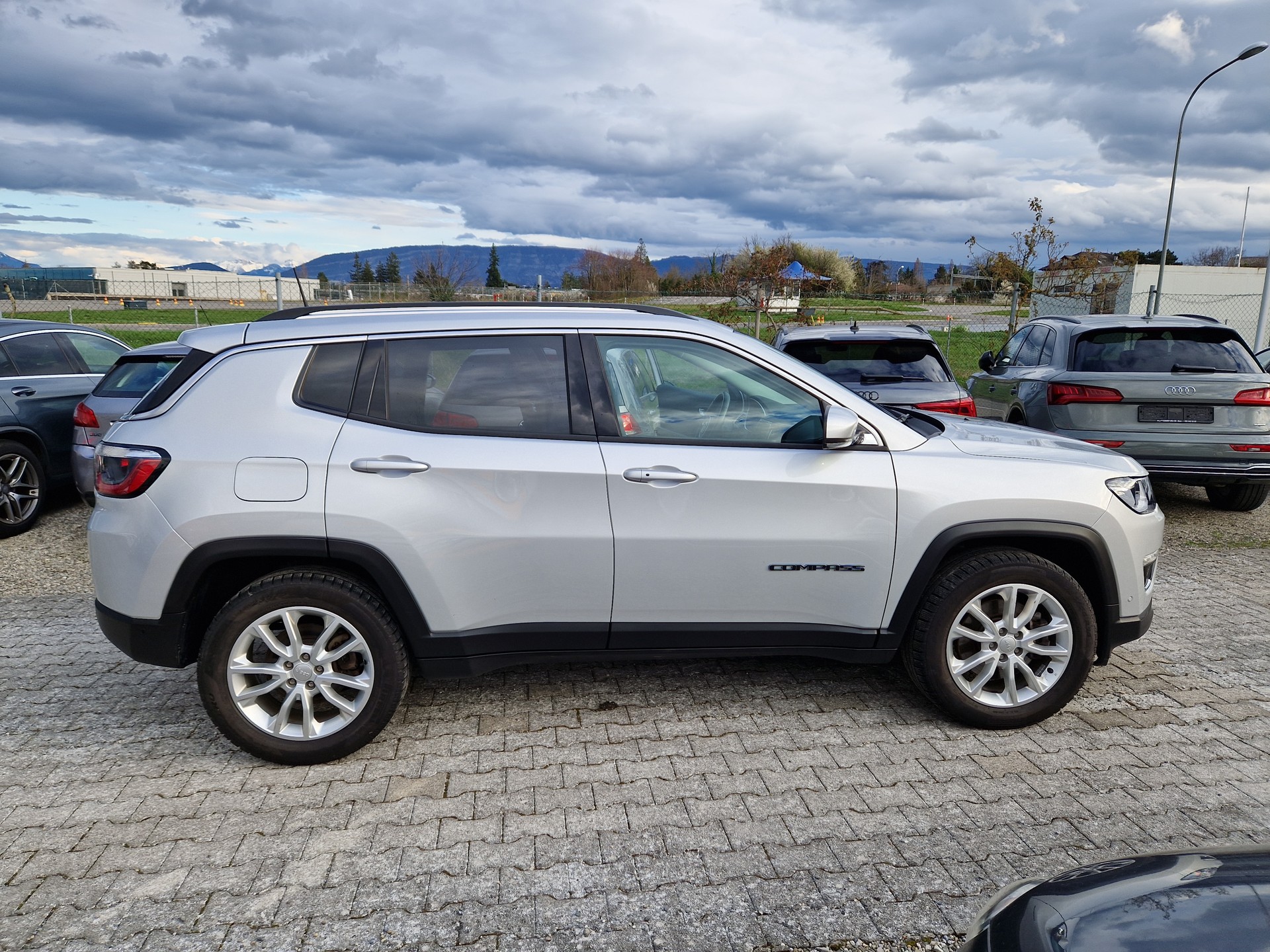 JEEP Compass Hybride et rechargeable 4WD-image-8