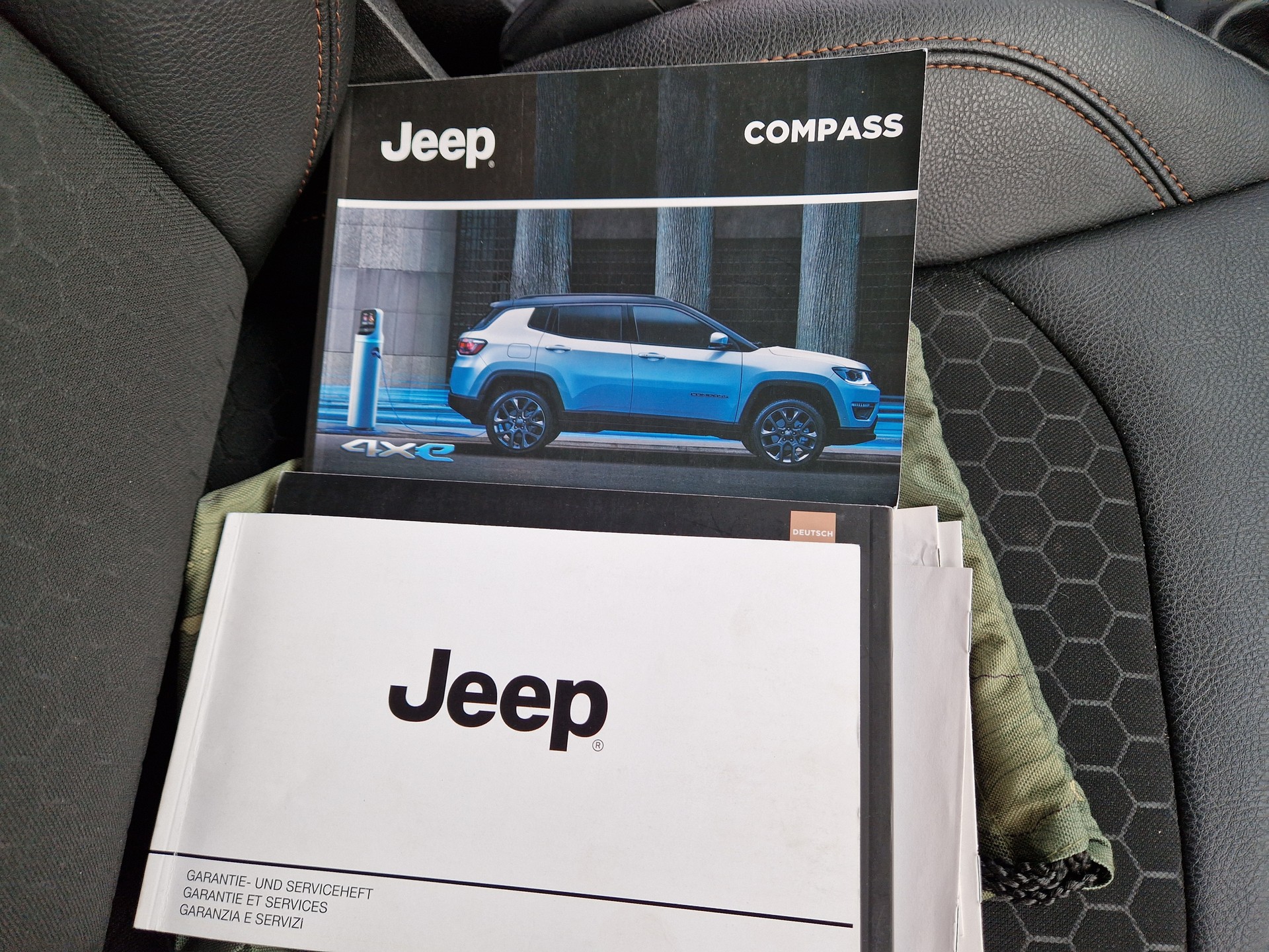 JEEP Compass Hybride et rechargeable 4WD-image-7