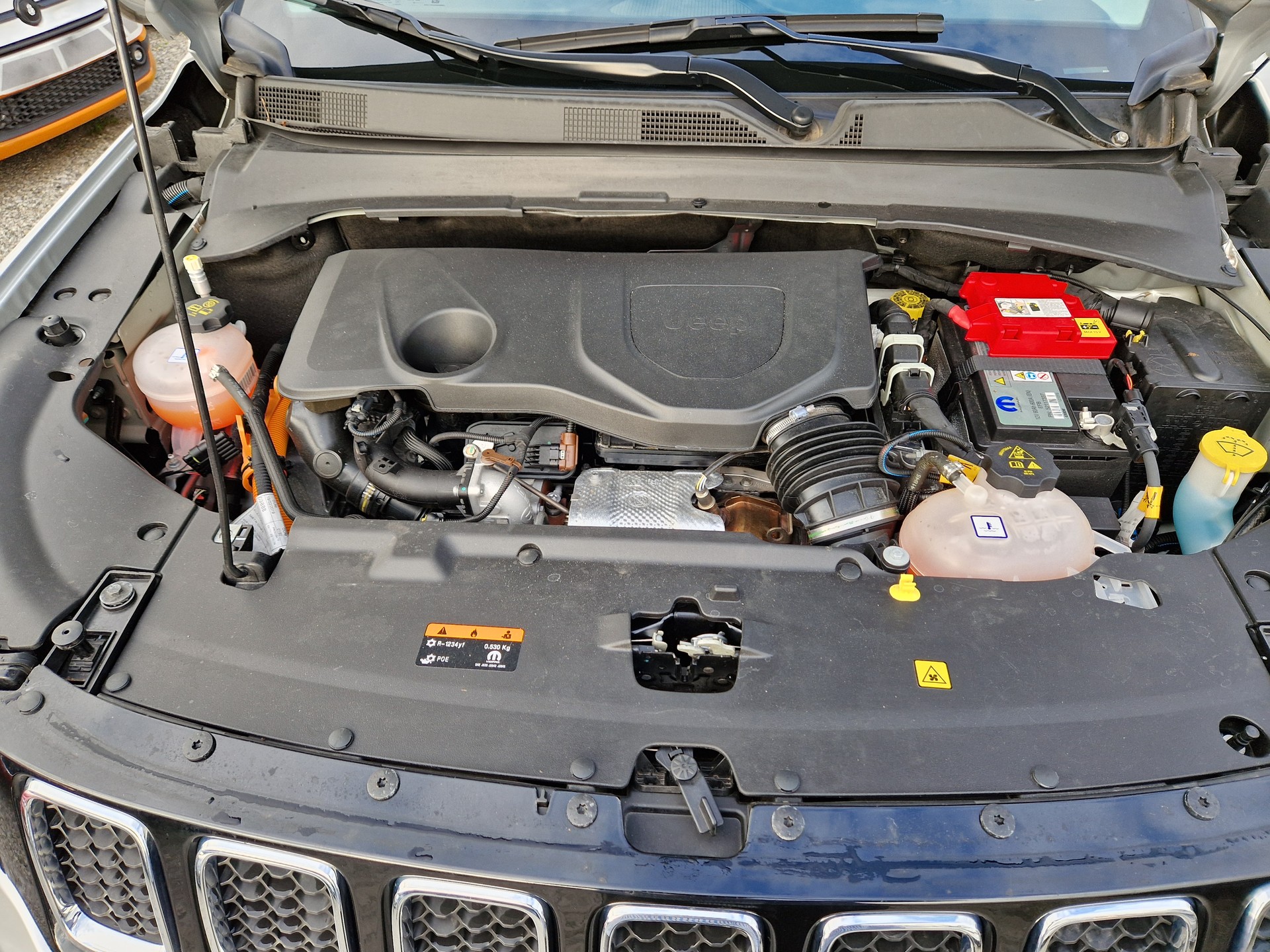 JEEP Compass Hybride et rechargeable 4WD-image-13