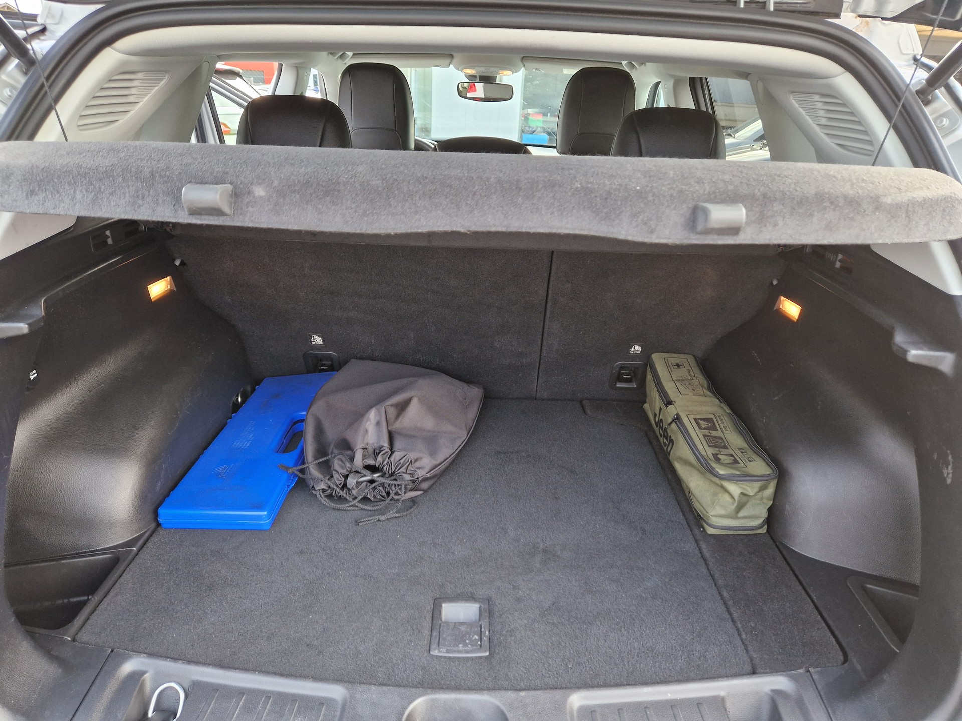 JEEP Compass Hybride et rechargeable 4WD-image-10
