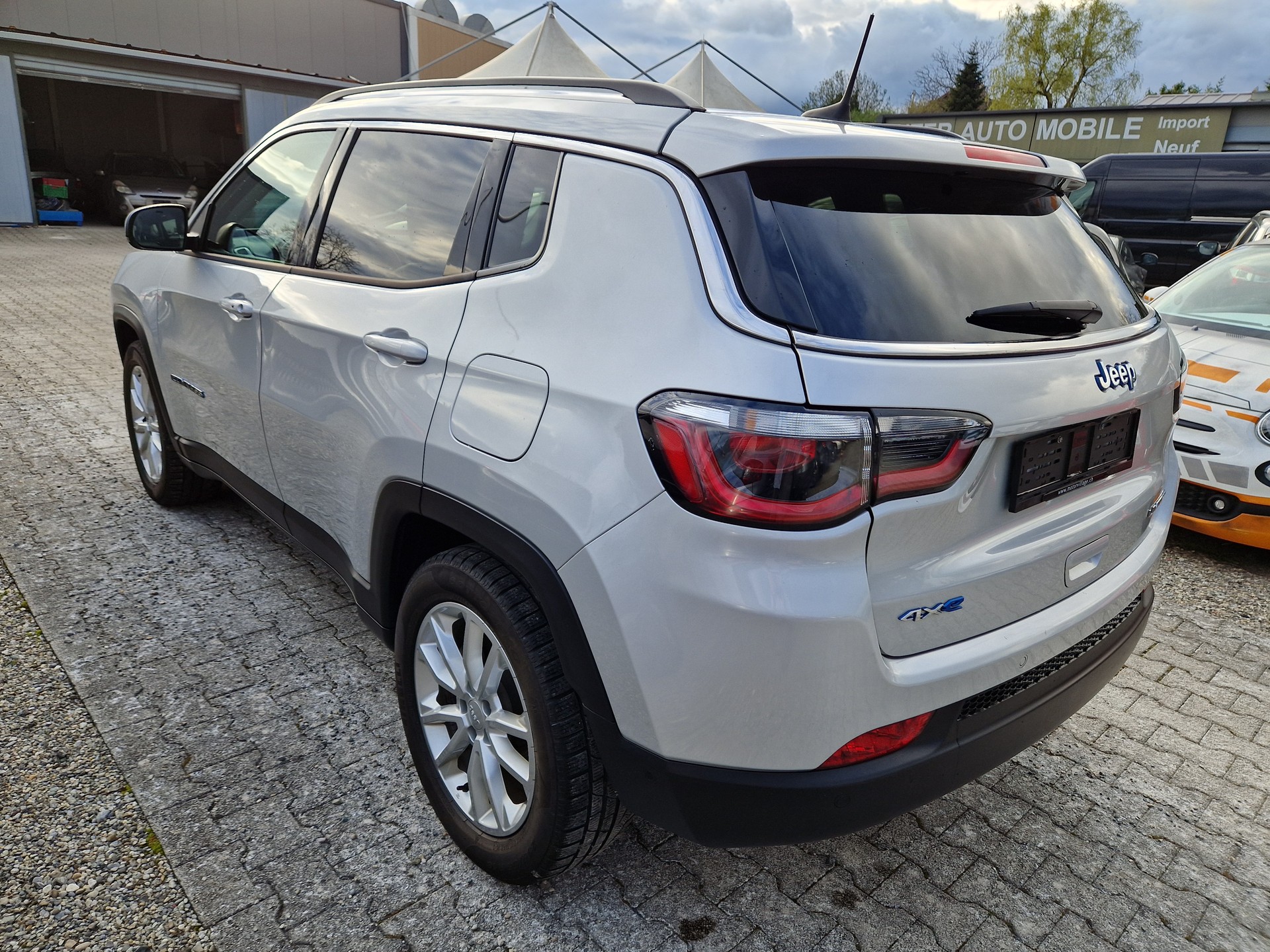 JEEP Compass Hybride et rechargeable 4WD-image-3