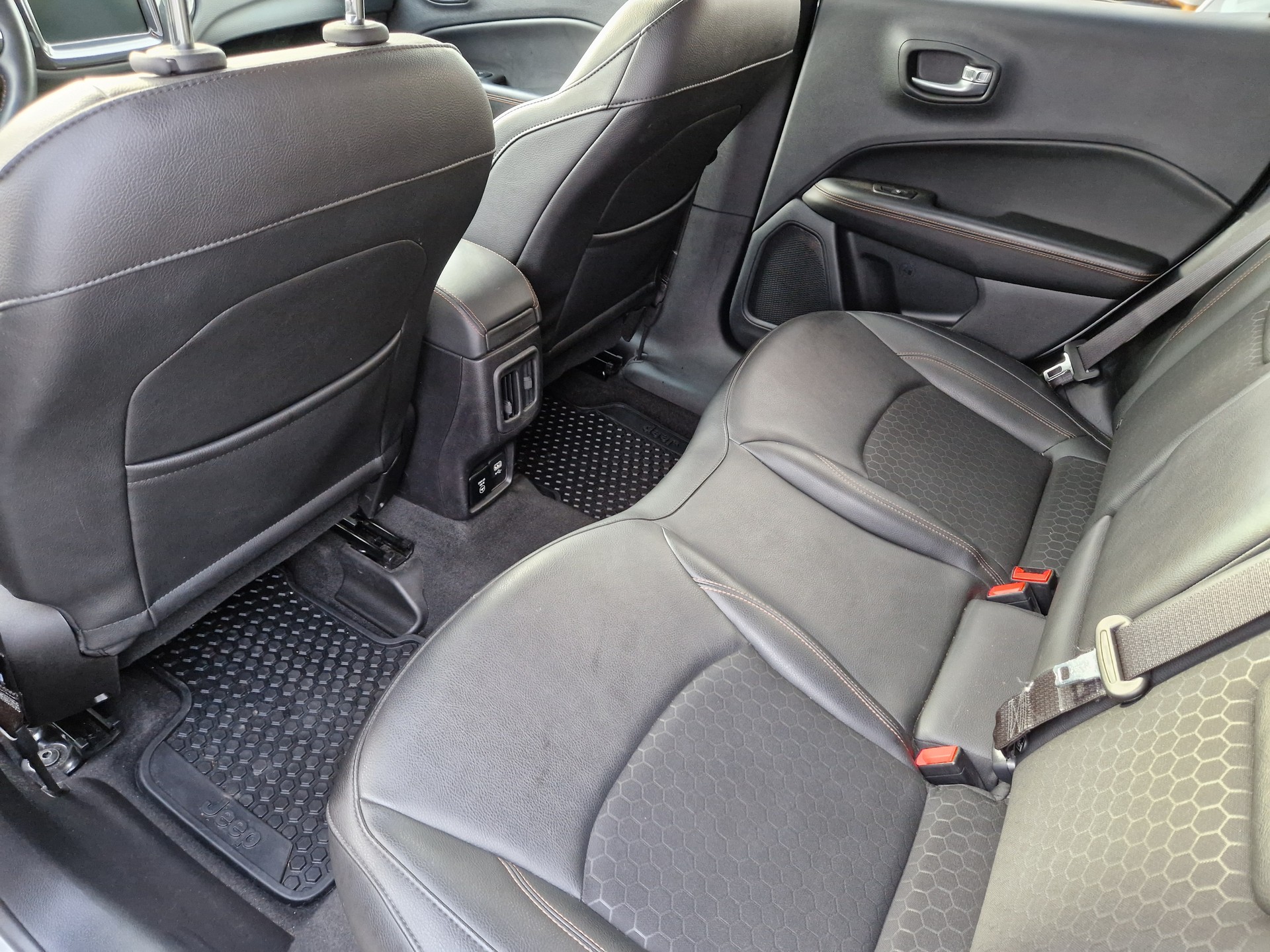 JEEP Compass Hybride et rechargeable 4WD-image-5