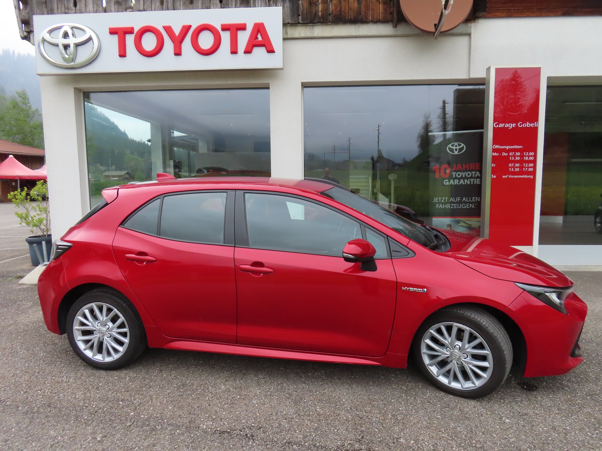 TOYOTA Corolla 1.8 HSD Comfort e-CVT-showroom-element-3