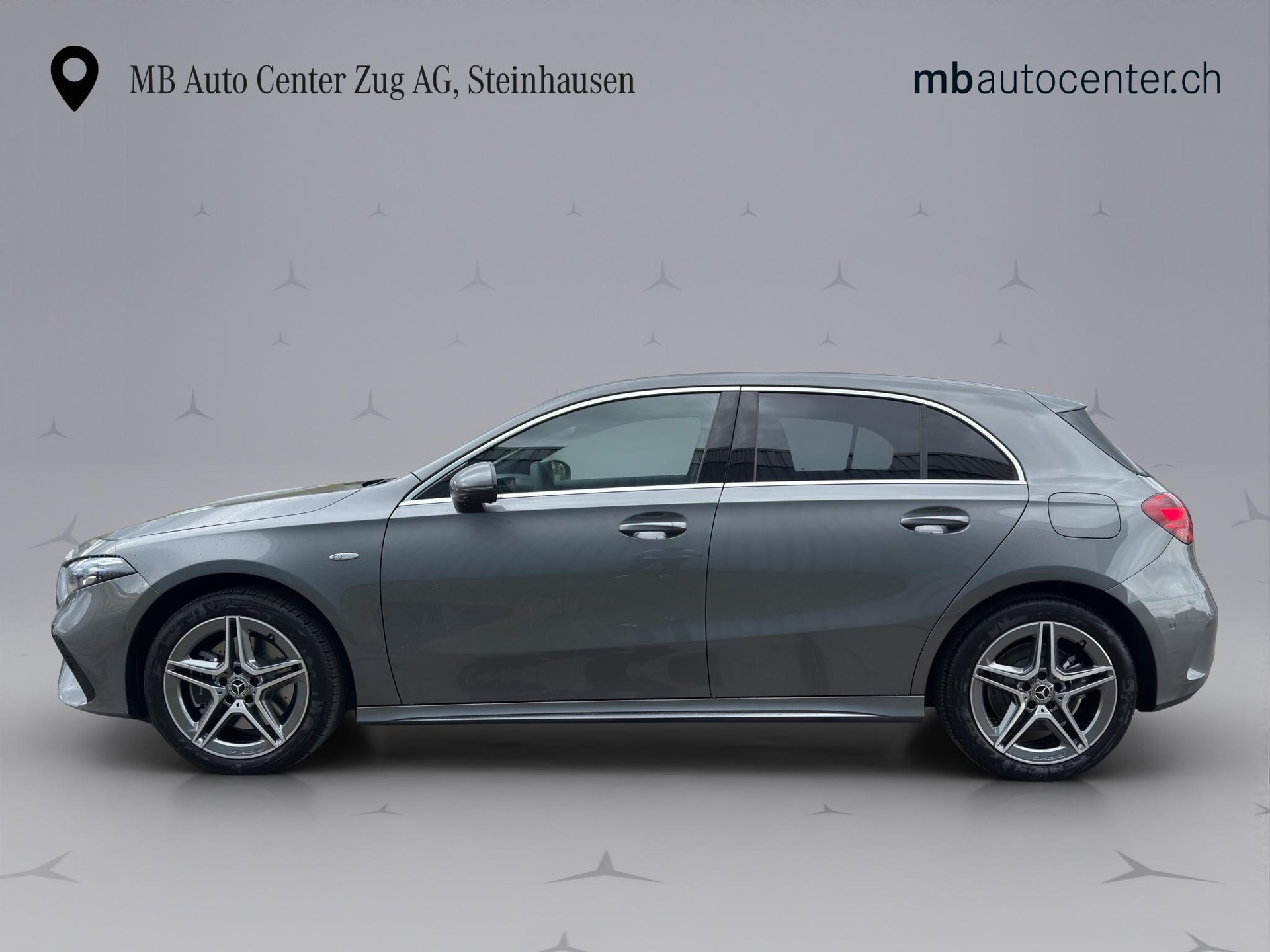 MERCEDES-BENZ A 250 e-showroom-element-2