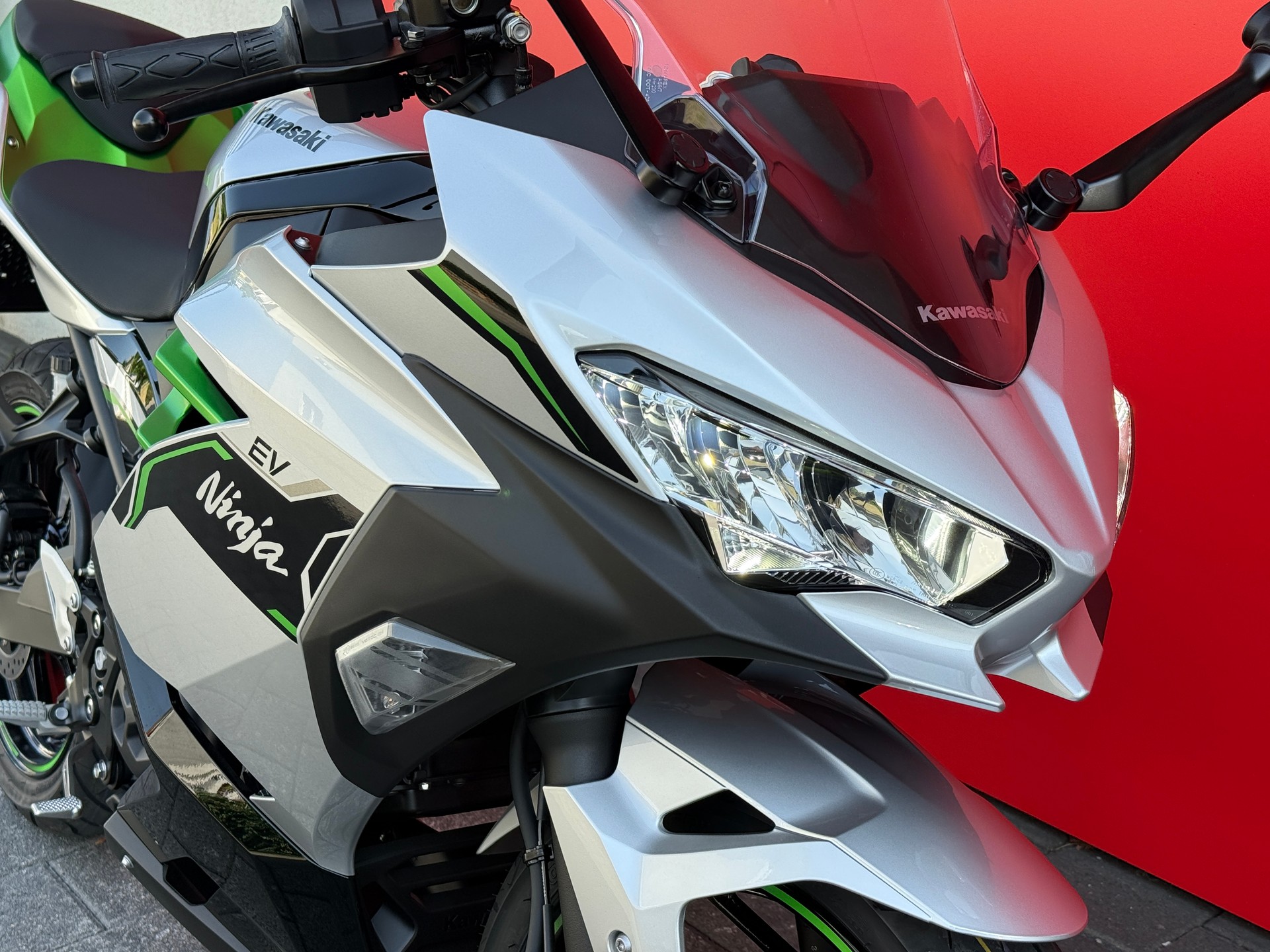 KAWASAKI Ninja e-1-image-12
