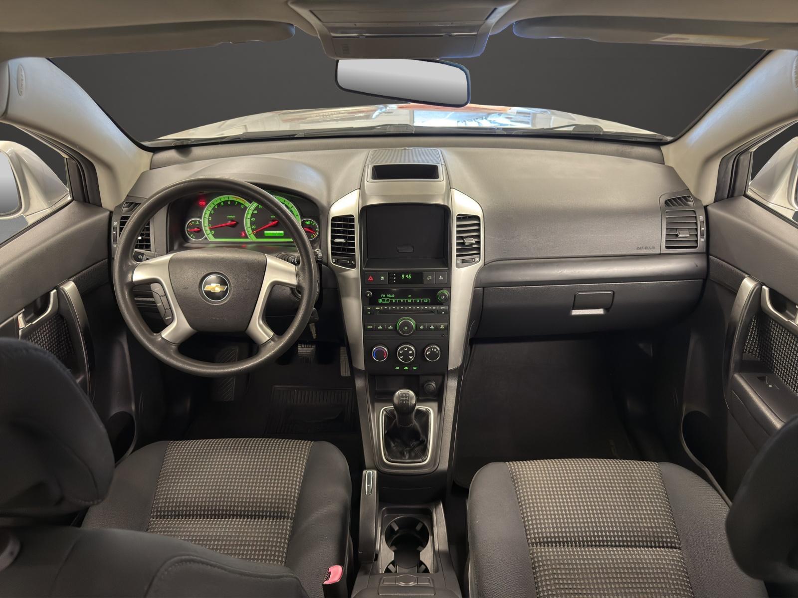 CHEVROLET Captiva 2.4 LS 4WD-image-8