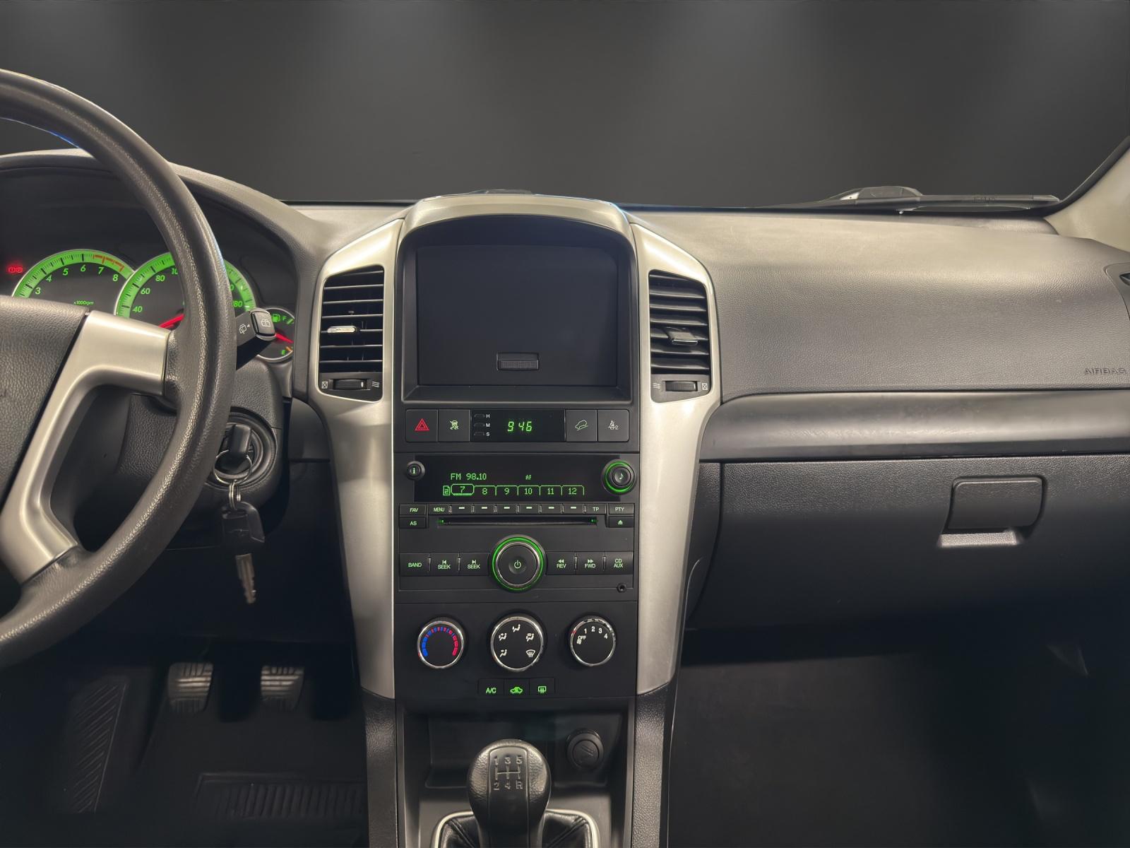 CHEVROLET Captiva 2.4 LS 4WD-image-11