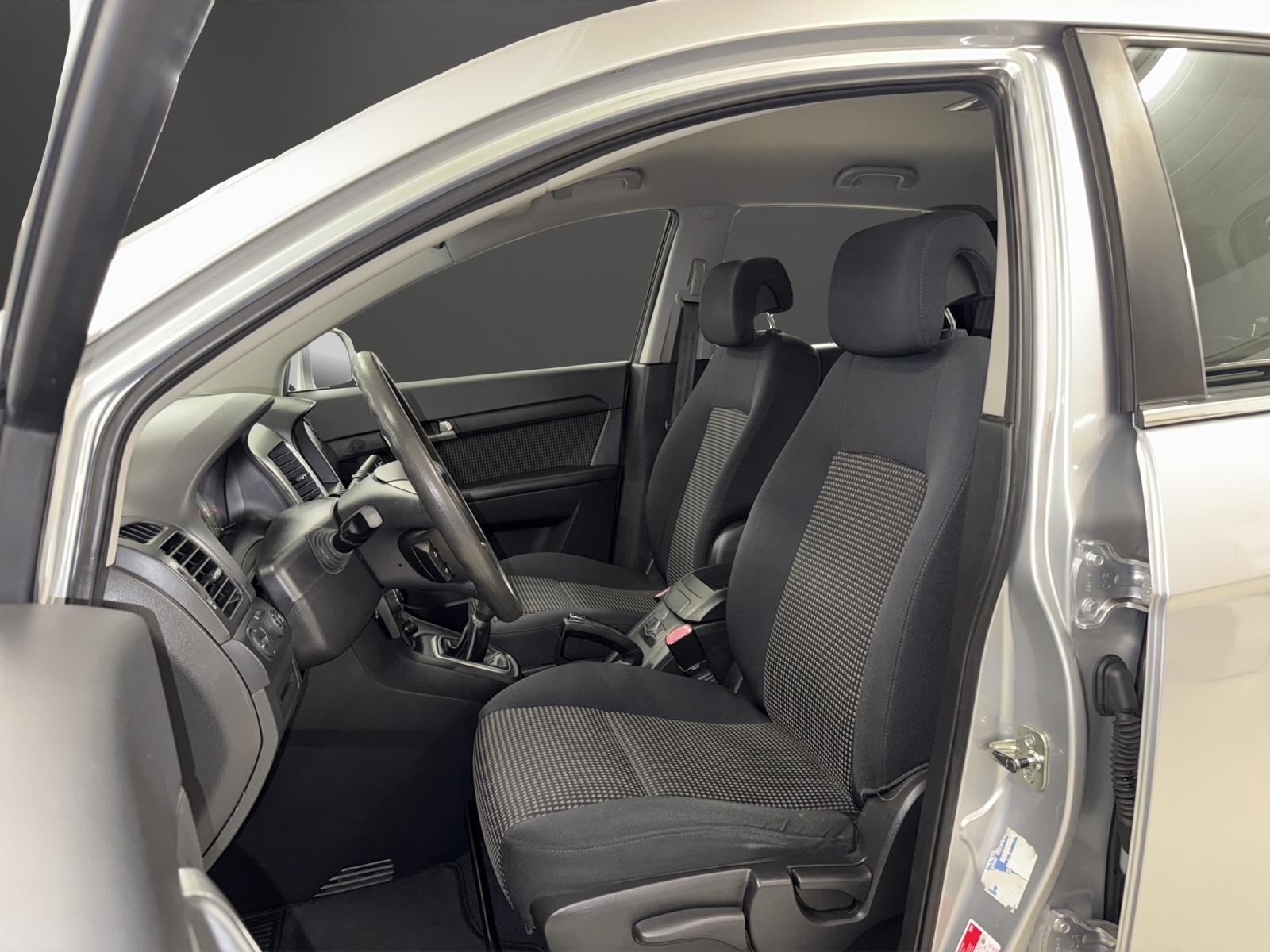 CHEVROLET Captiva 2.4 LS 4WD-image-6