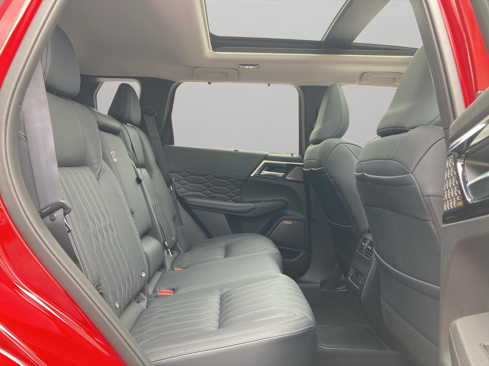 MITSUBISHI Outlander 2.4 PHEV Instyle 4x4-image-11