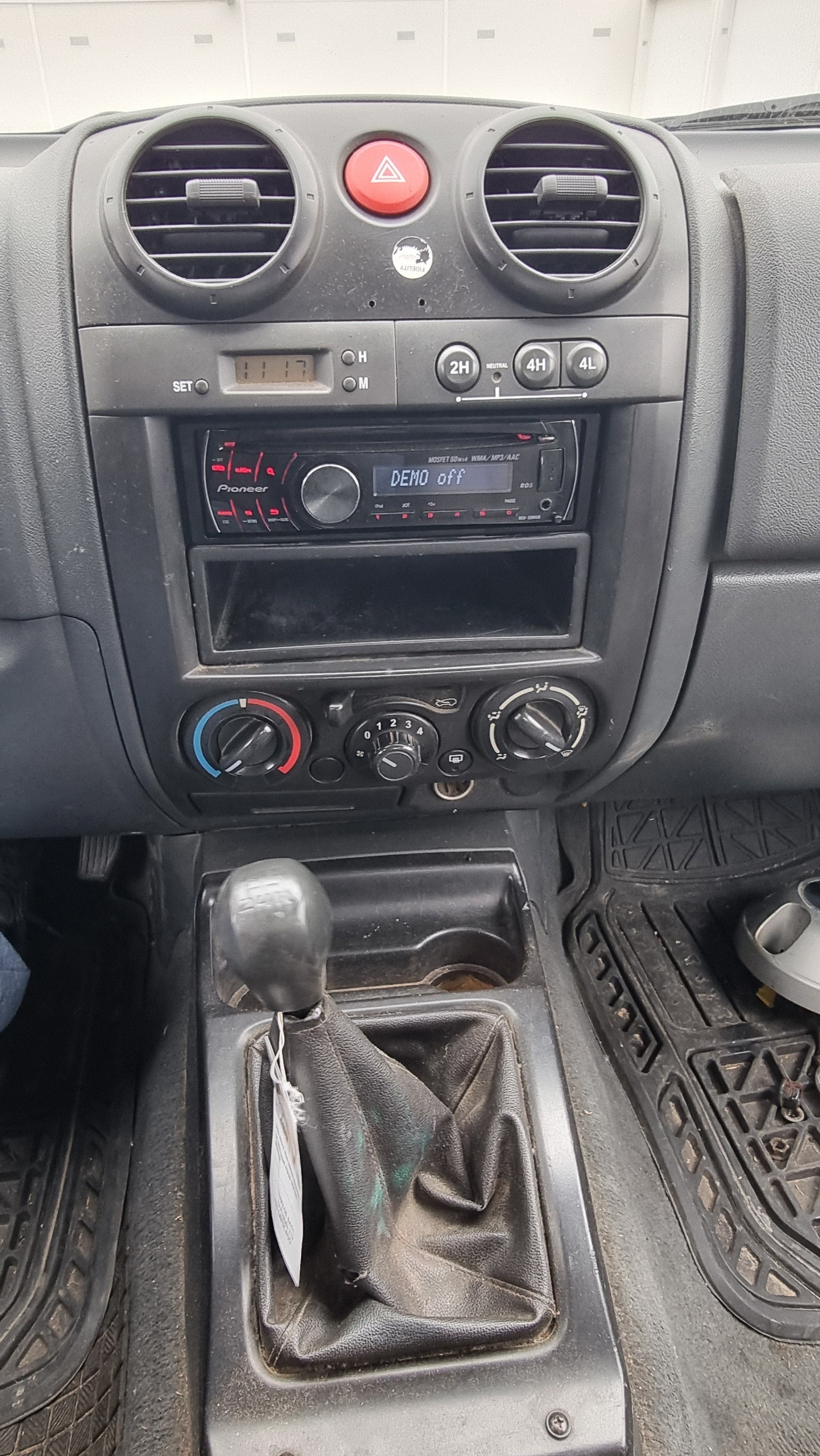ISUZU D-MAX SpaceCab LS 2.5 4x4-image-10