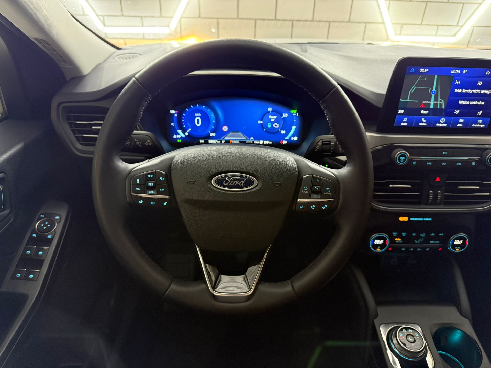 FORD Kuga 2.5 PHEV Titanium 2WD-image-8