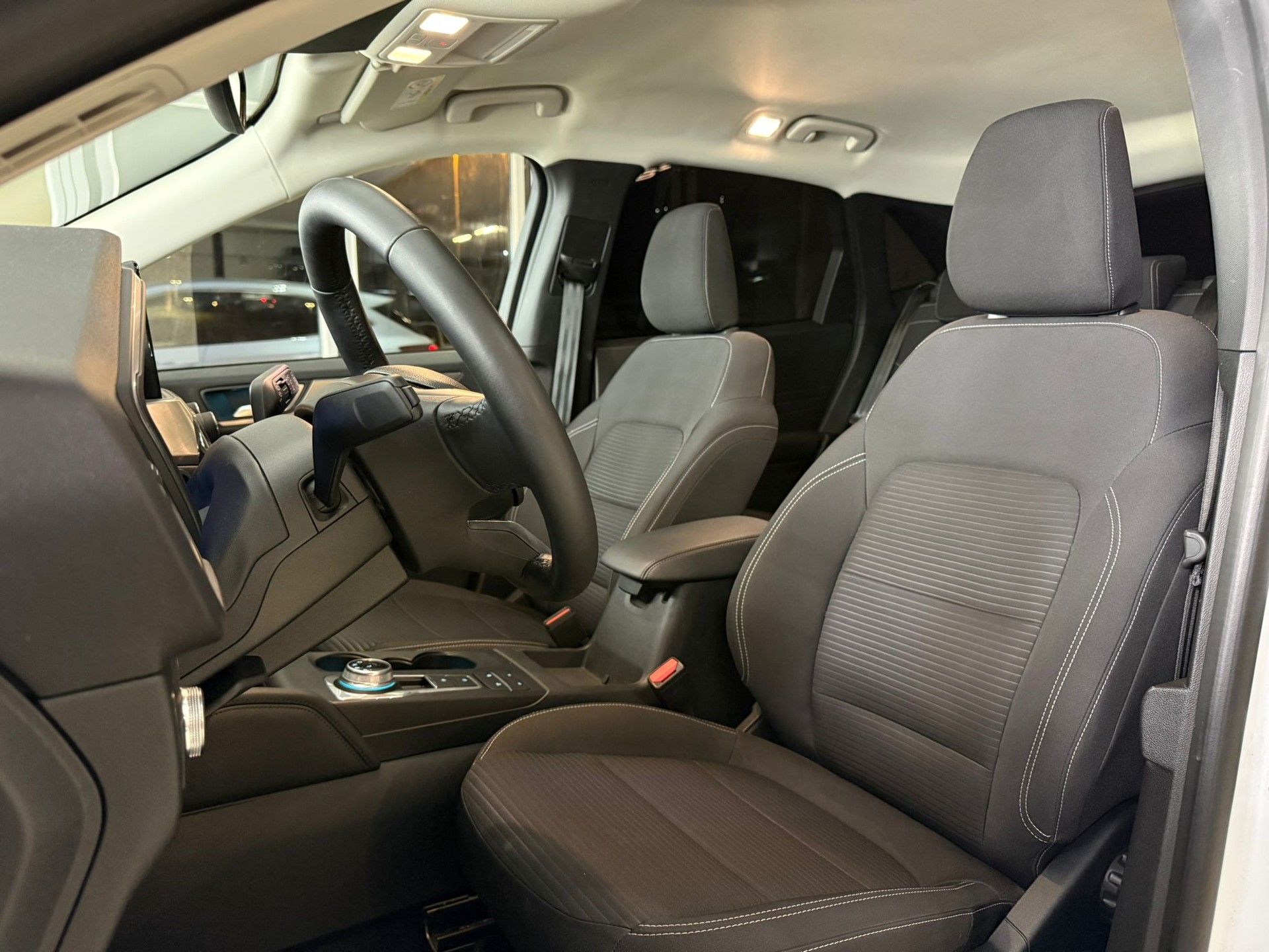 FORD Kuga 2.5 PHEV Titanium 2WD-image-11