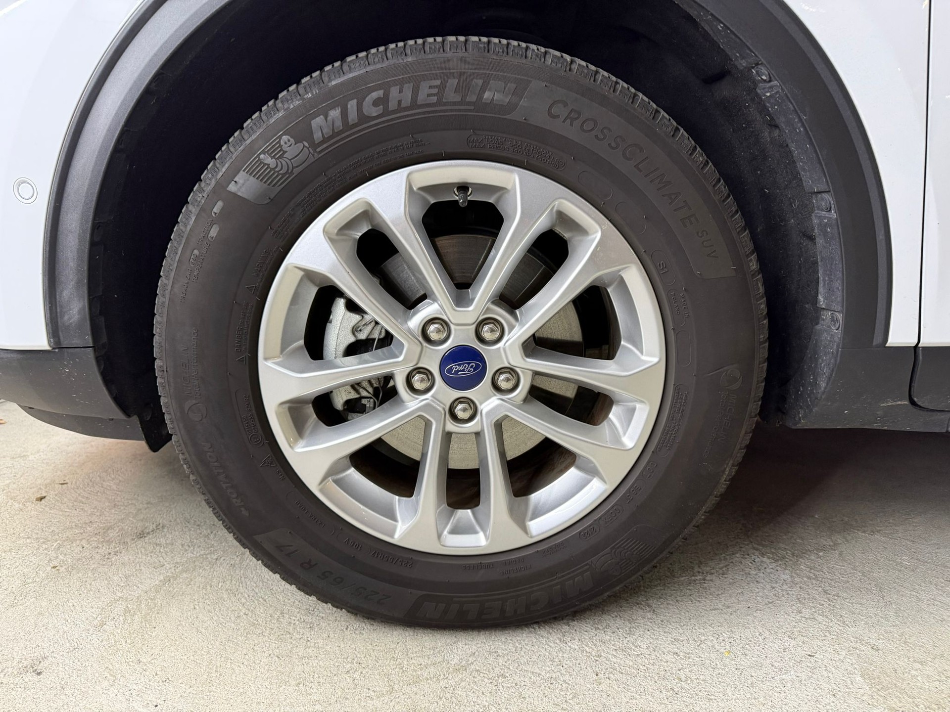 FORD Kuga 2.5 PHEV Titanium 2WD-image-14