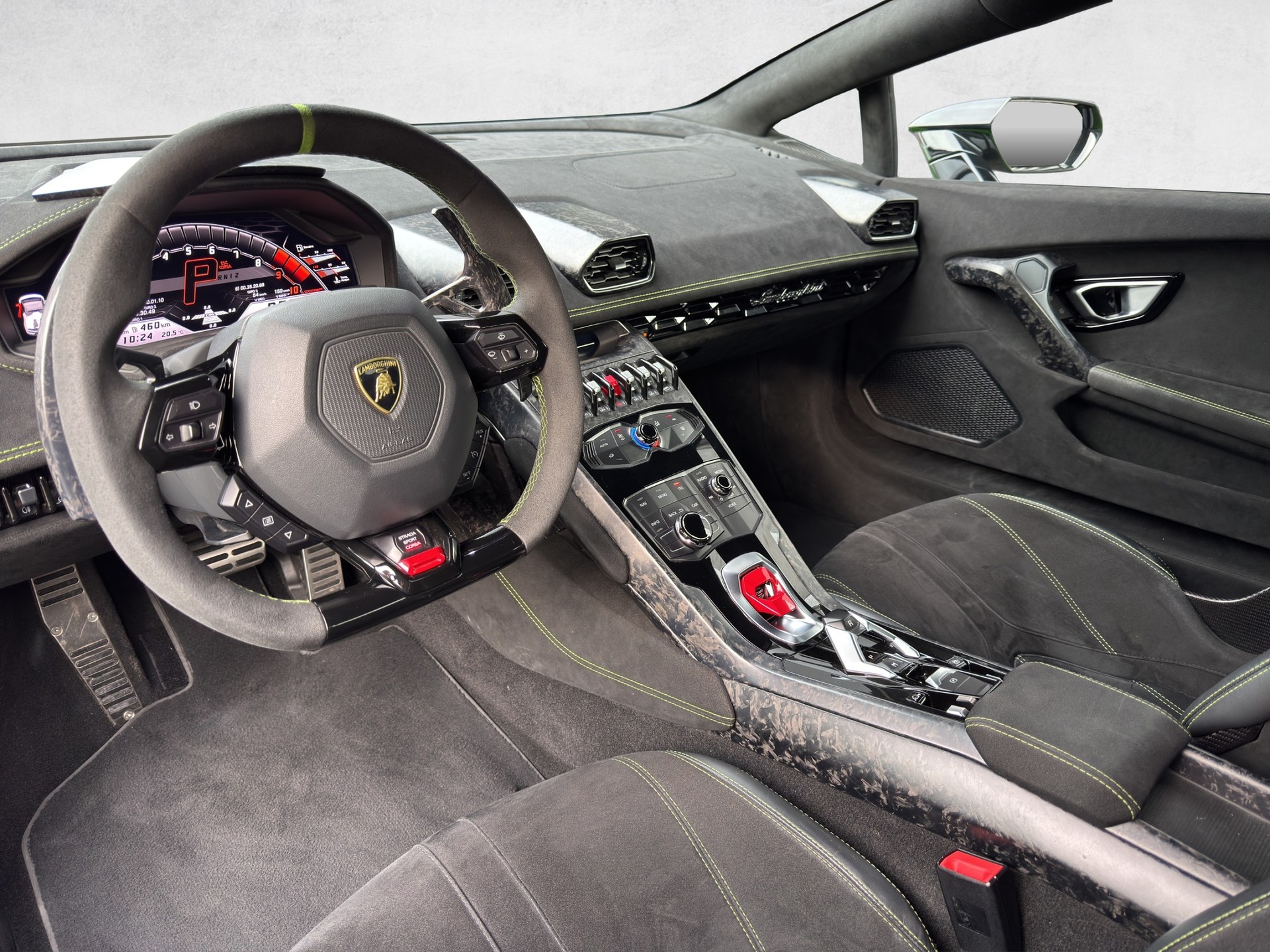 LAMBORGHINI Huracan LP640-4 Spyder Performante DCT-image-10