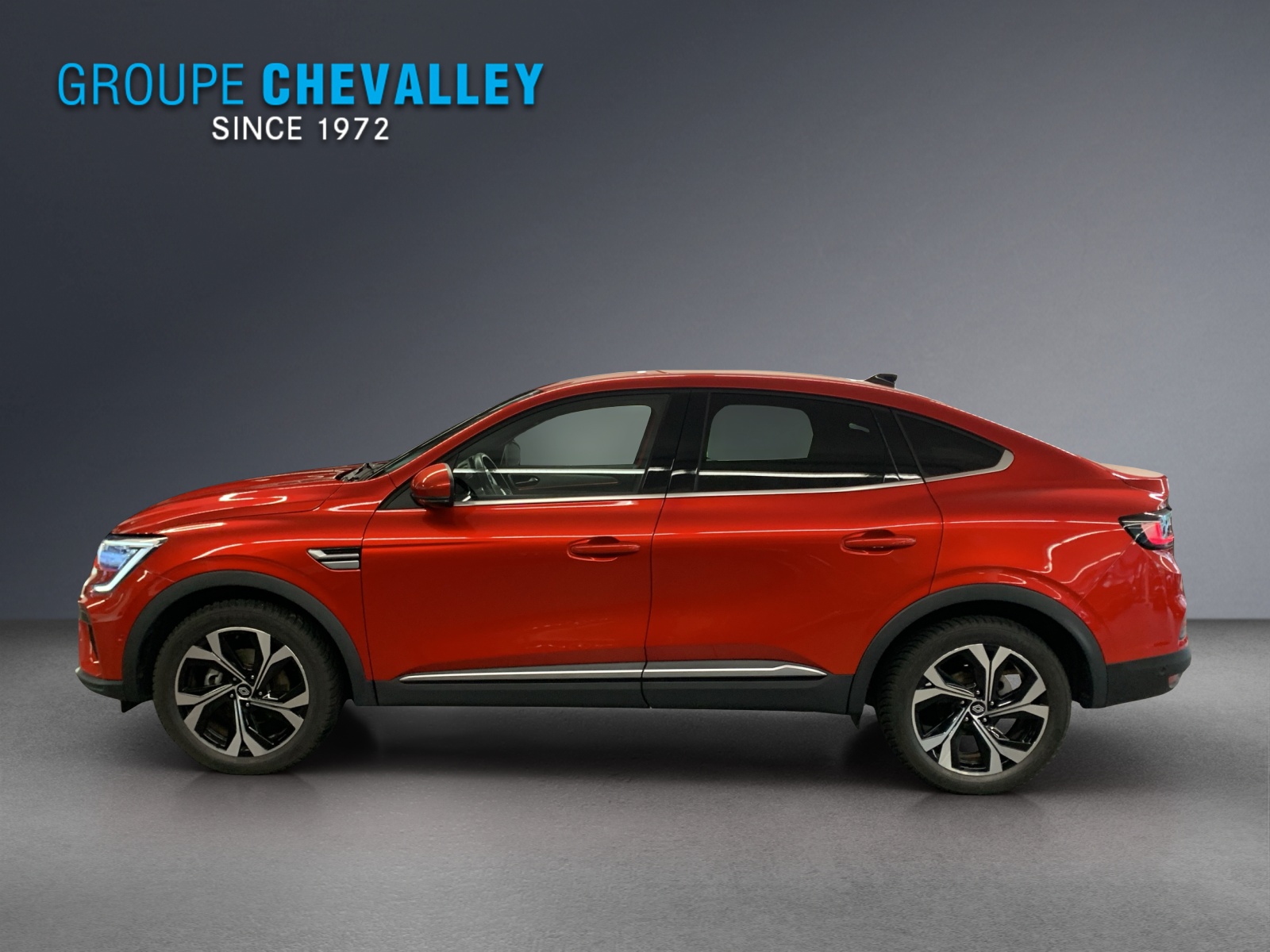 RENAULT Arkana 1.6 E-Techno-showroom-element-1