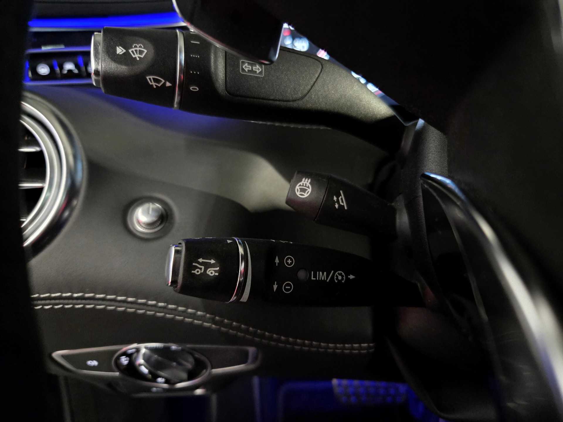 MERCEDES-BENZ S 63 V8 AMG 4matic Coupé-image-14