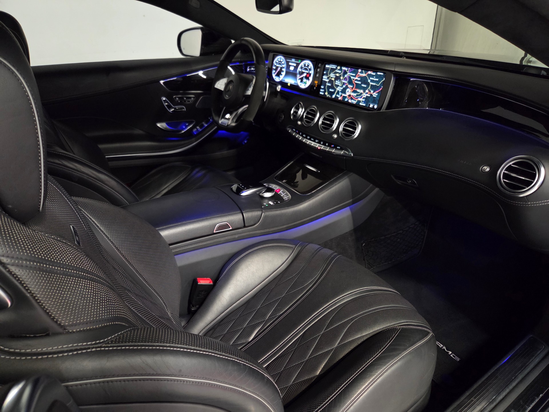 MERCEDES-BENZ S 63 V8 AMG 4matic Coupé-image-18