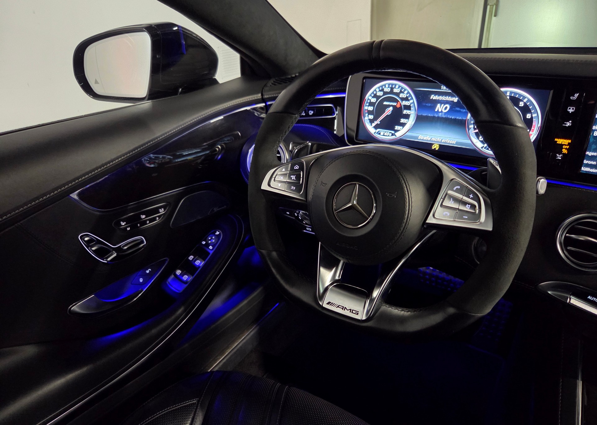 MERCEDES-BENZ S 63 V8 AMG 4matic Coupé-image-17