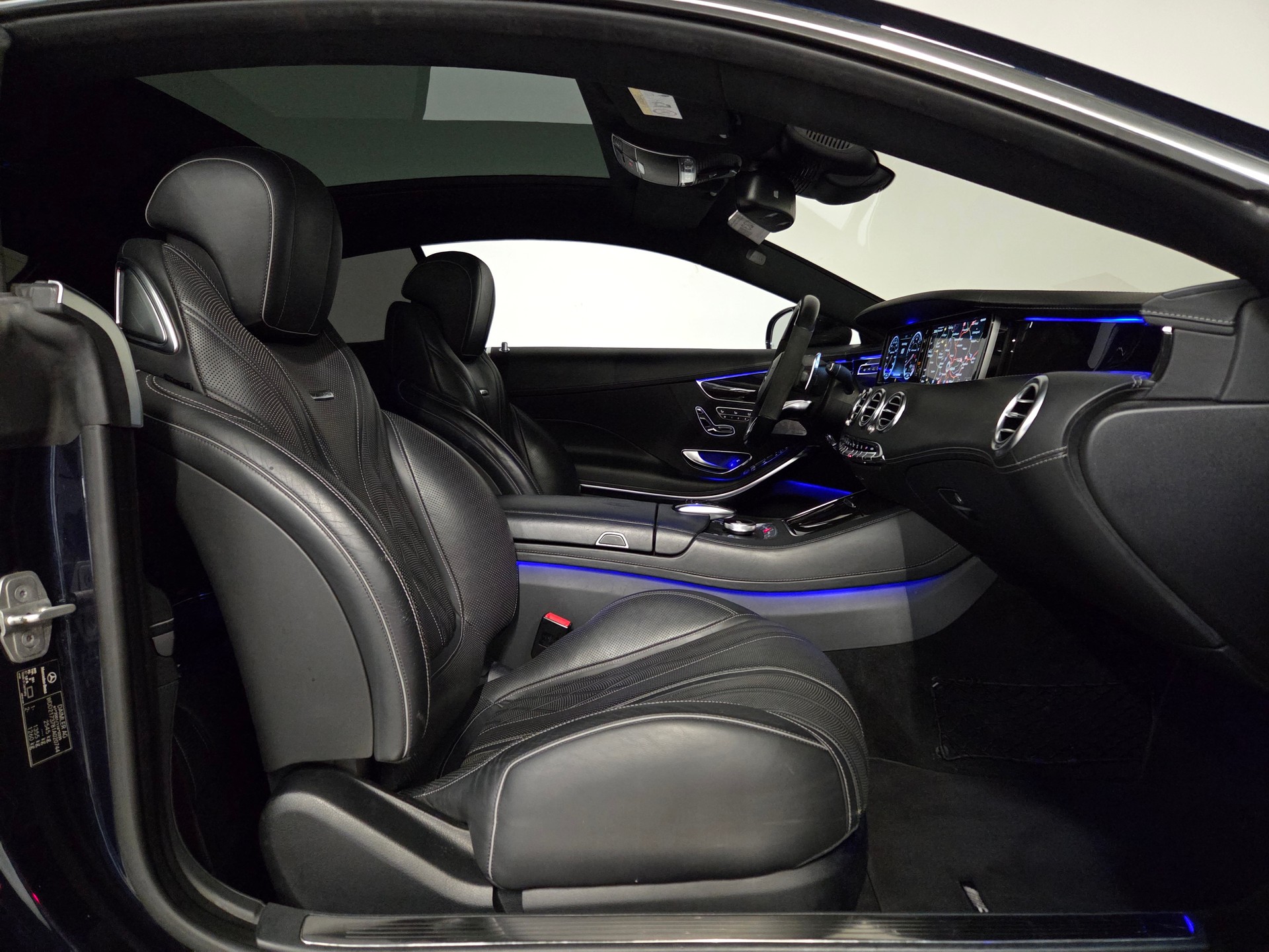 MERCEDES-BENZ S 63 V8 AMG 4matic Coupé-image-8
