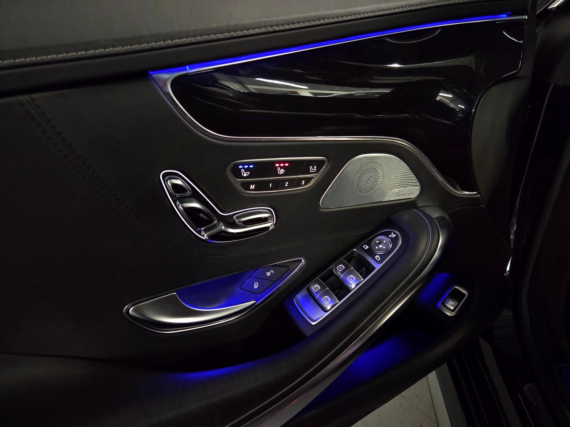 MERCEDES-BENZ S 63 V8 AMG 4matic Coupé-image-13