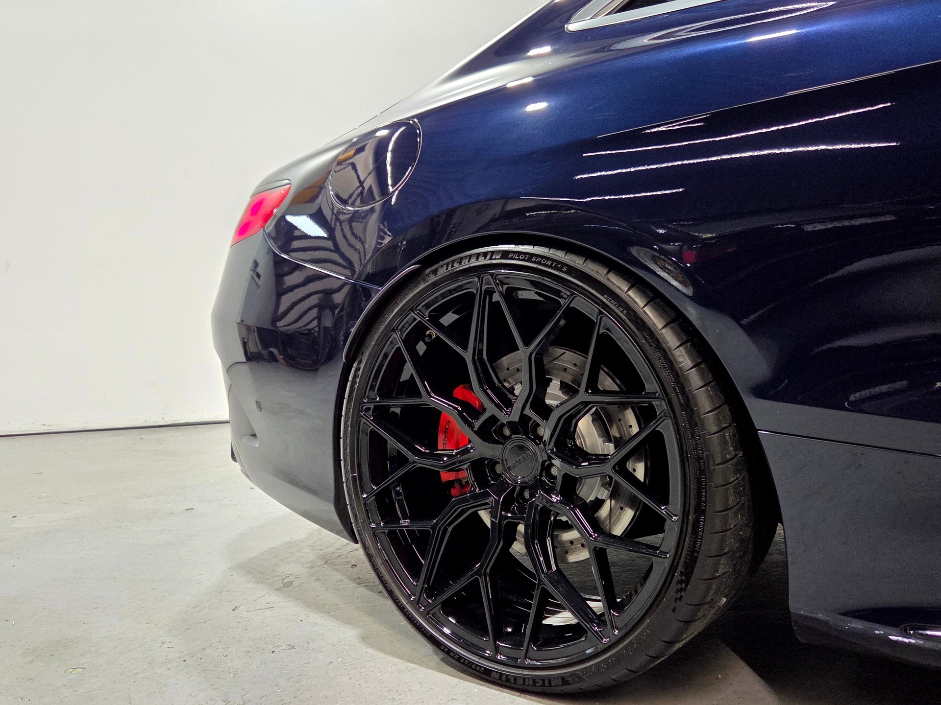 MERCEDES-BENZ S 63 V8 AMG 4matic Coupé-image-10