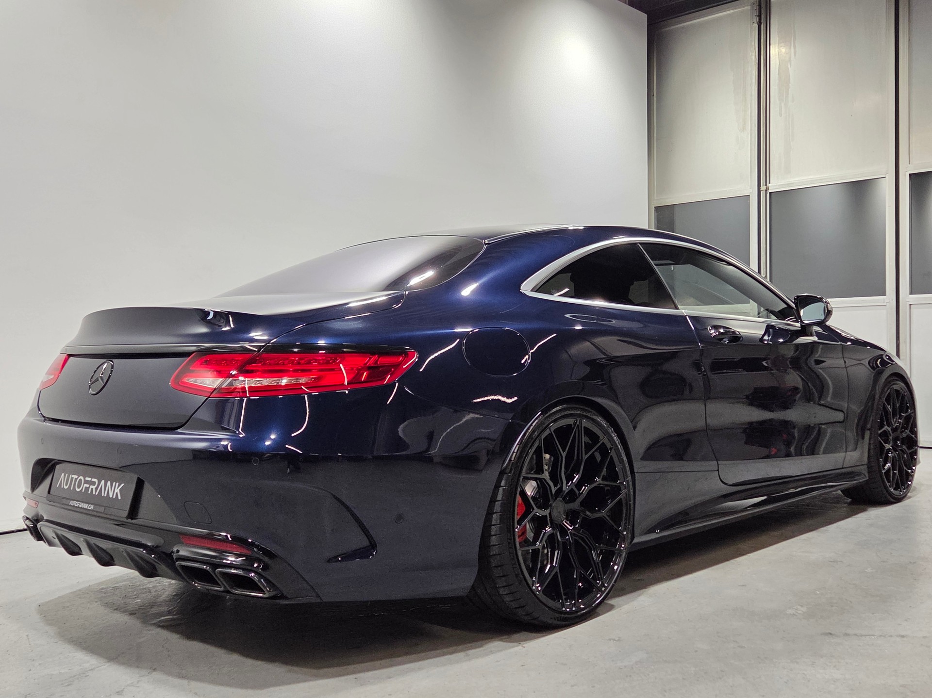 MERCEDES-BENZ S 63 V8 AMG 4matic Coupé-showroom-element-2