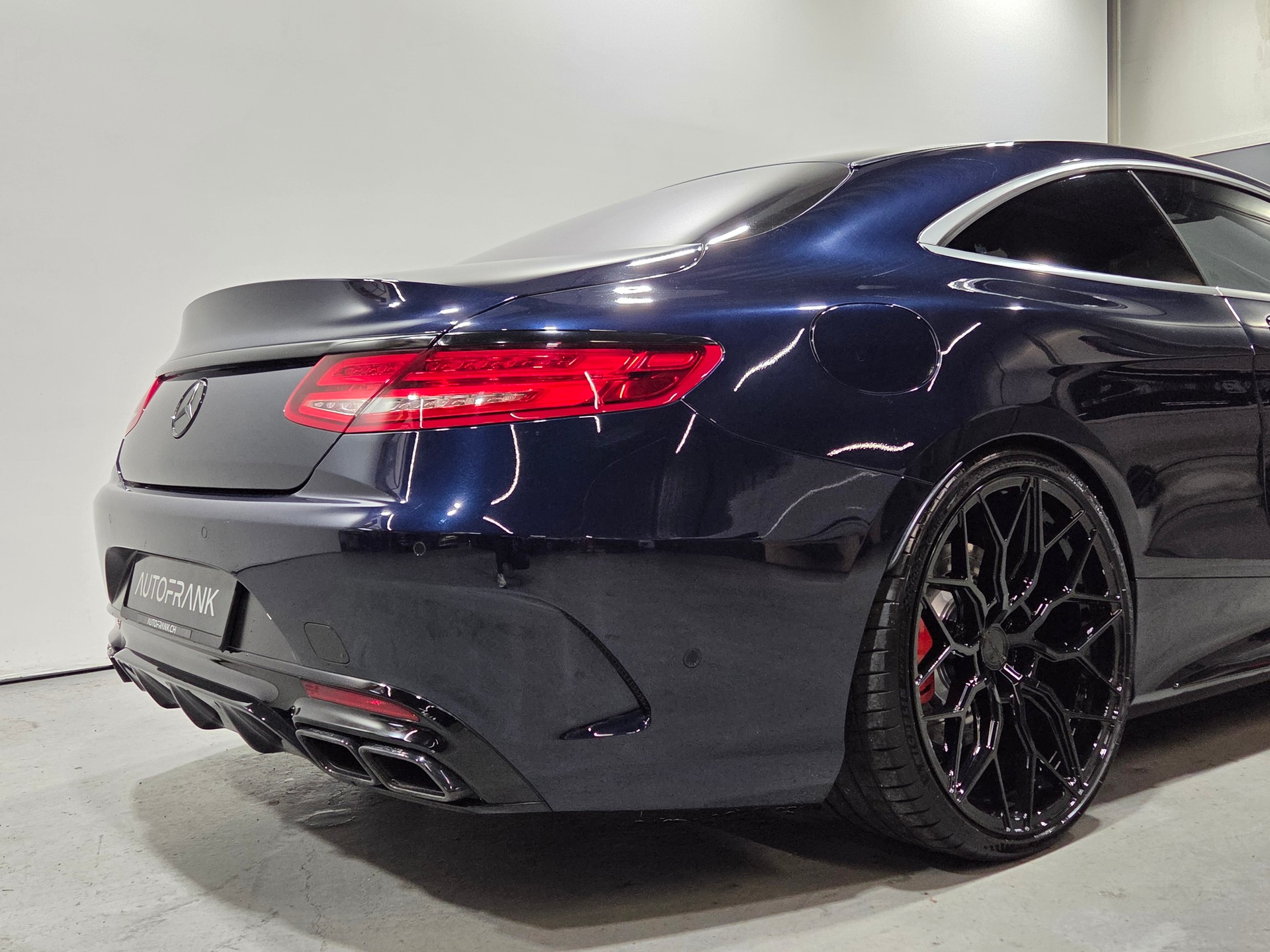 MERCEDES-BENZ S 63 V8 AMG 4matic Coupé-image-11