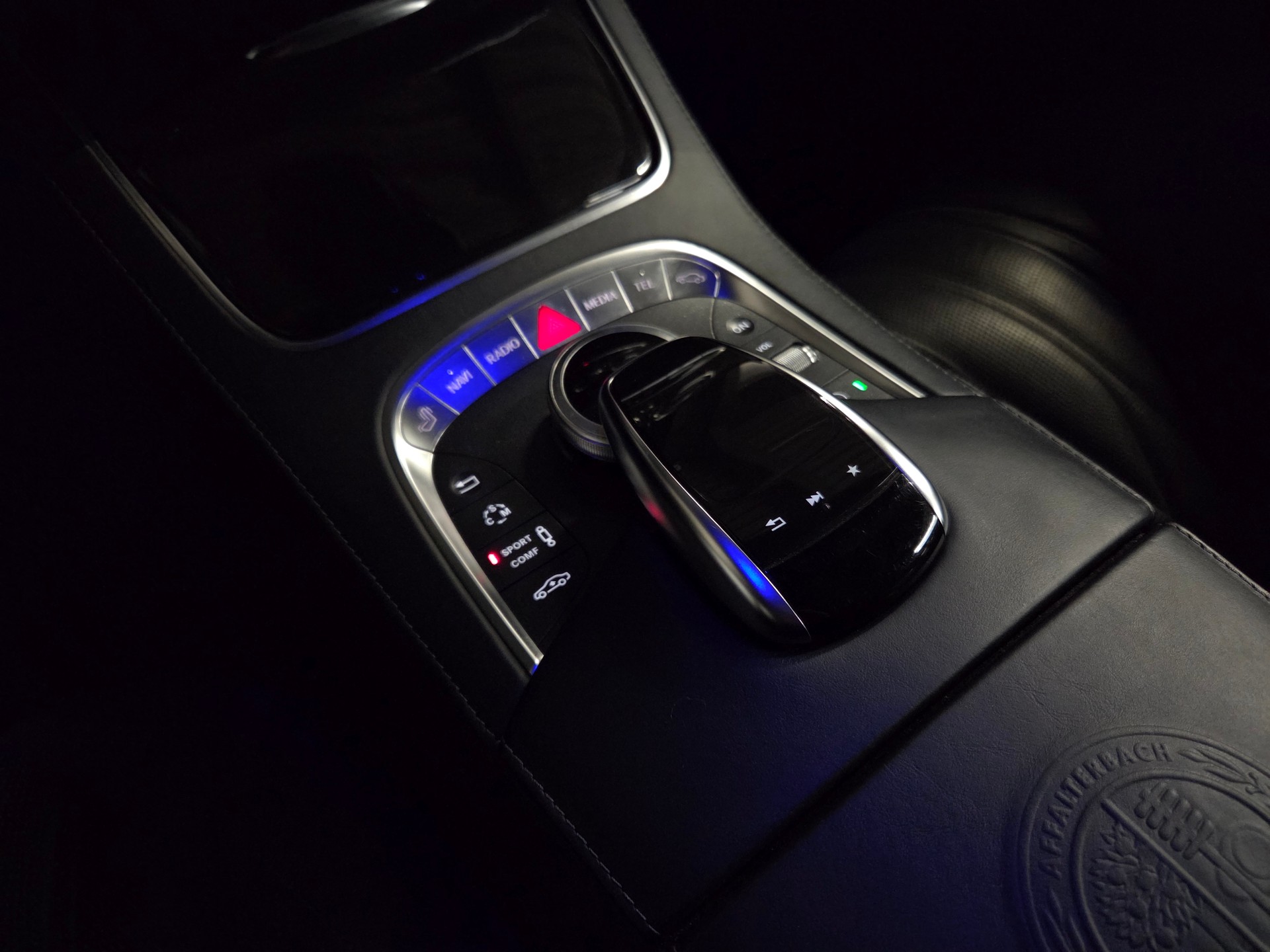 MERCEDES-BENZ S 63 V8 AMG 4matic Coupé-image-19