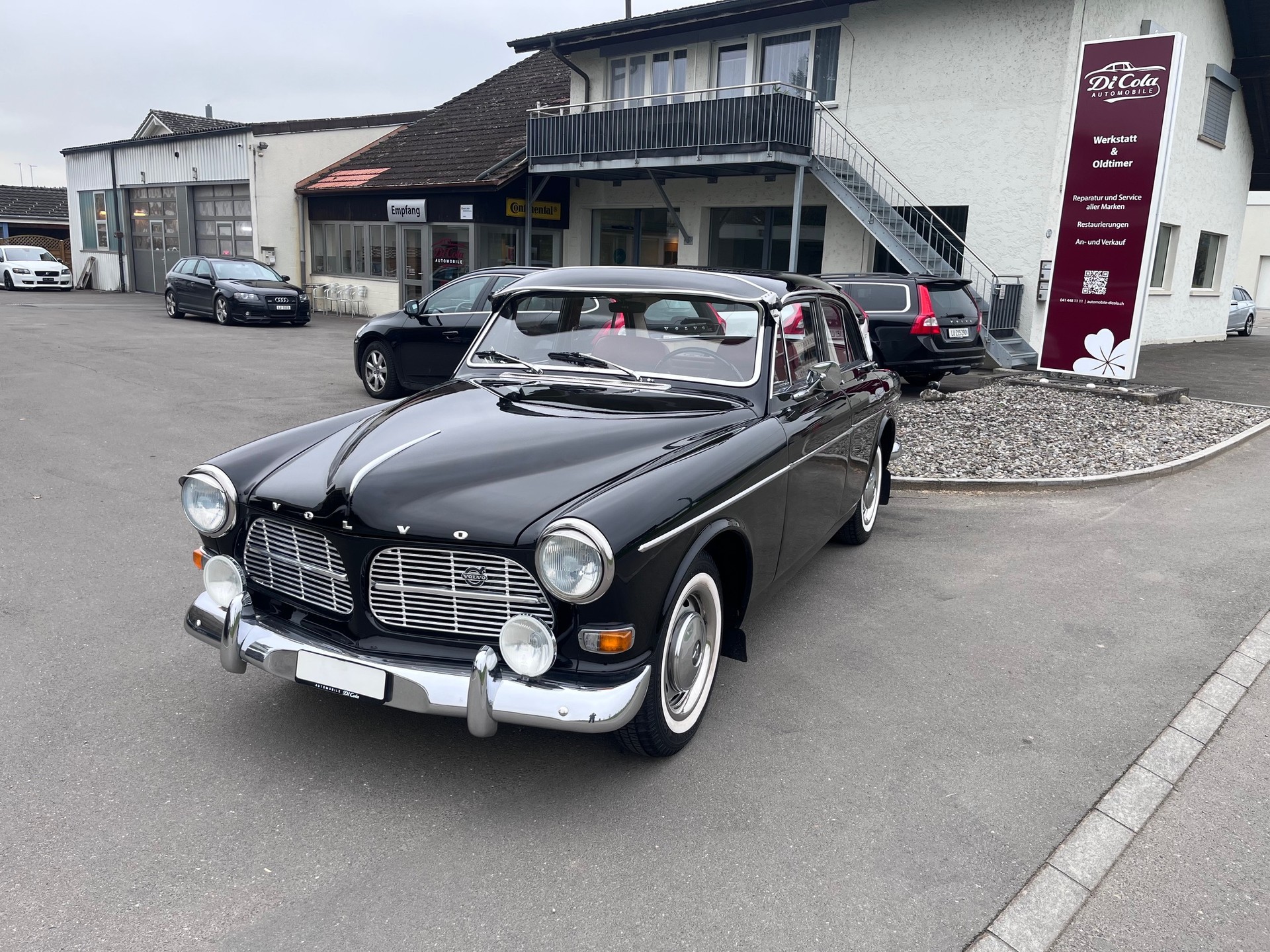 VOLVO 121