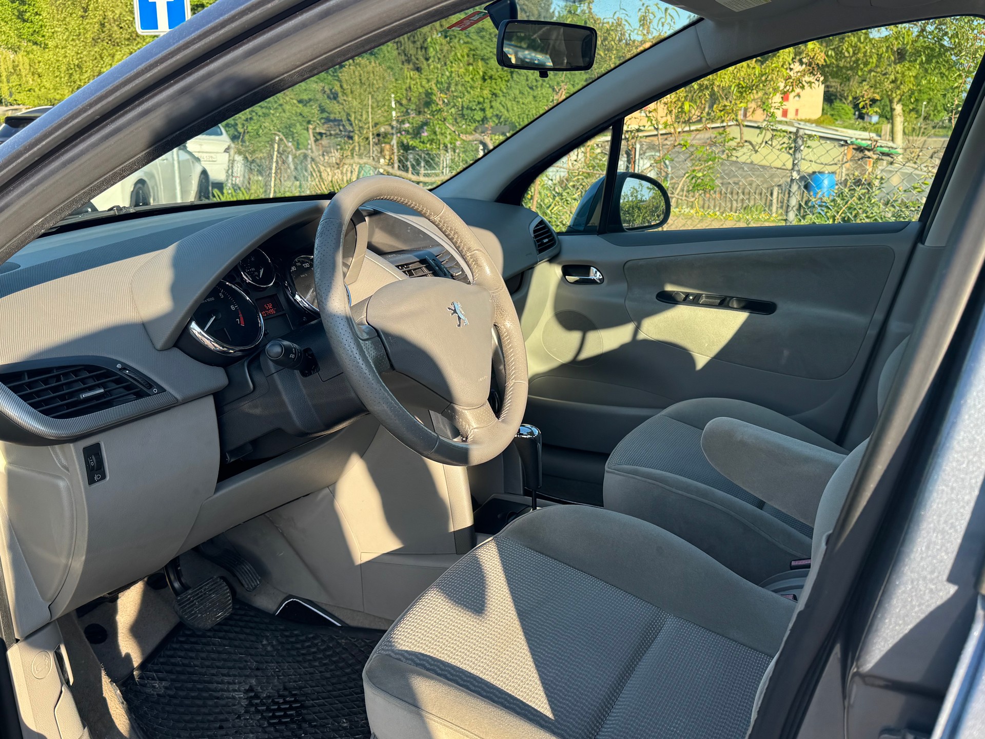 PEUGEOT 207 1.6 16V Sport Automatic-image-13