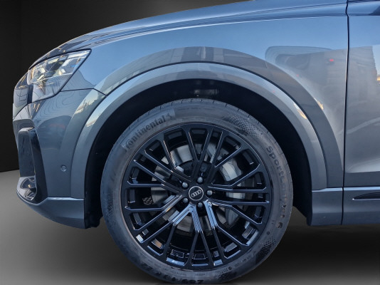 AUDI Q8 55 TFSI e quattro PHEV-image-6