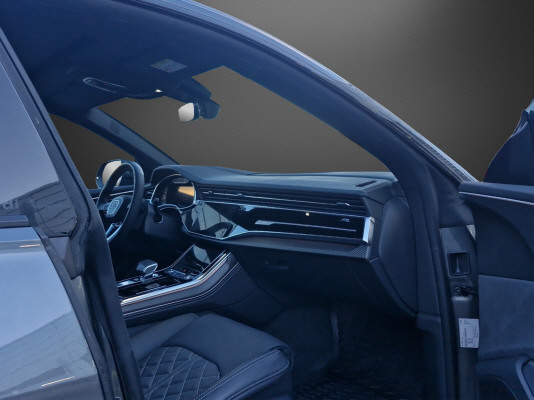 AUDI Q8 55 TFSI e quattro PHEV-image-11