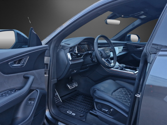 AUDI Q8 55 TFSI e quattro PHEV-image-9