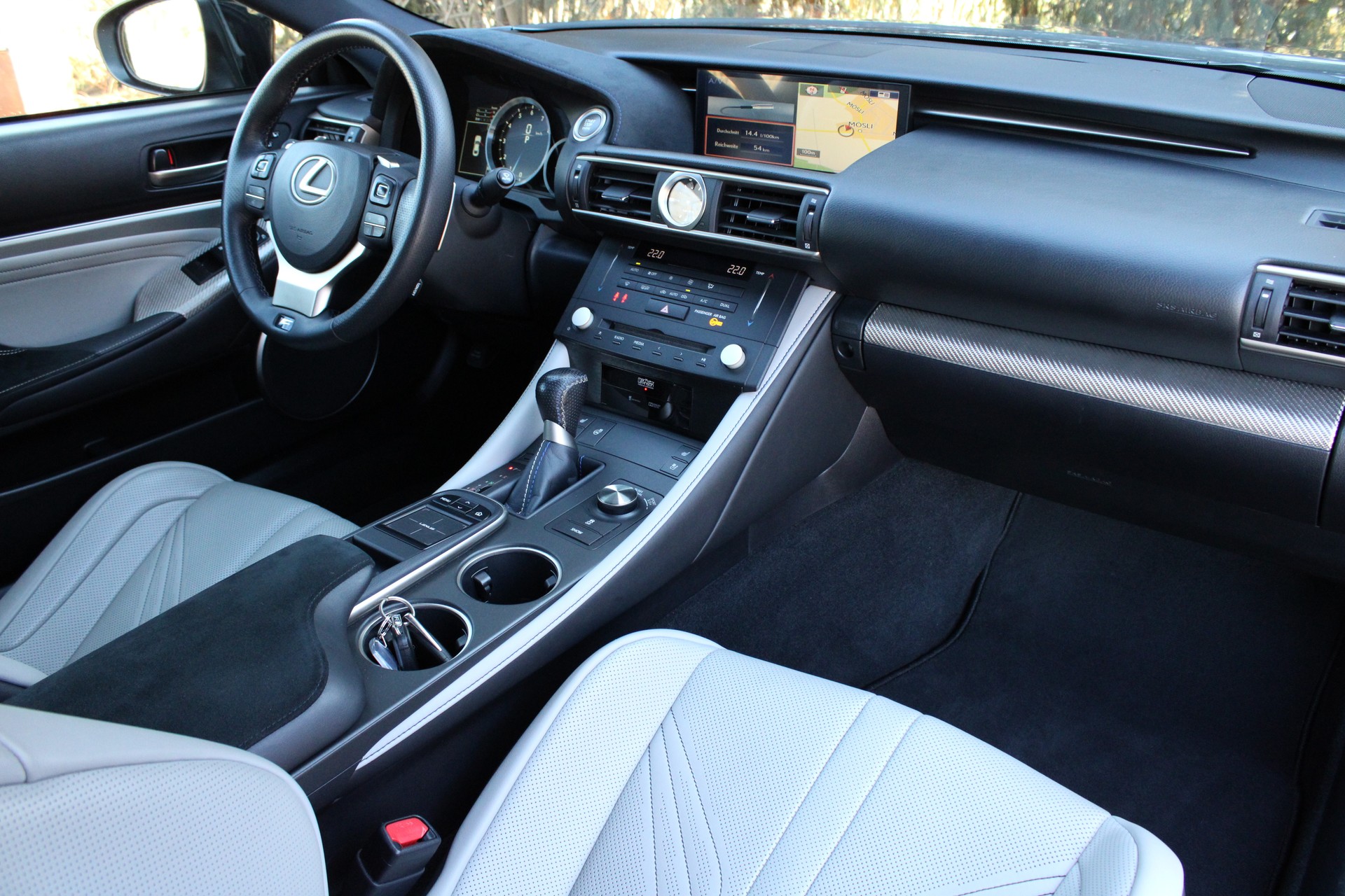 LEXUS RC F 5.0 V8 Carbon Automatic-image-11
