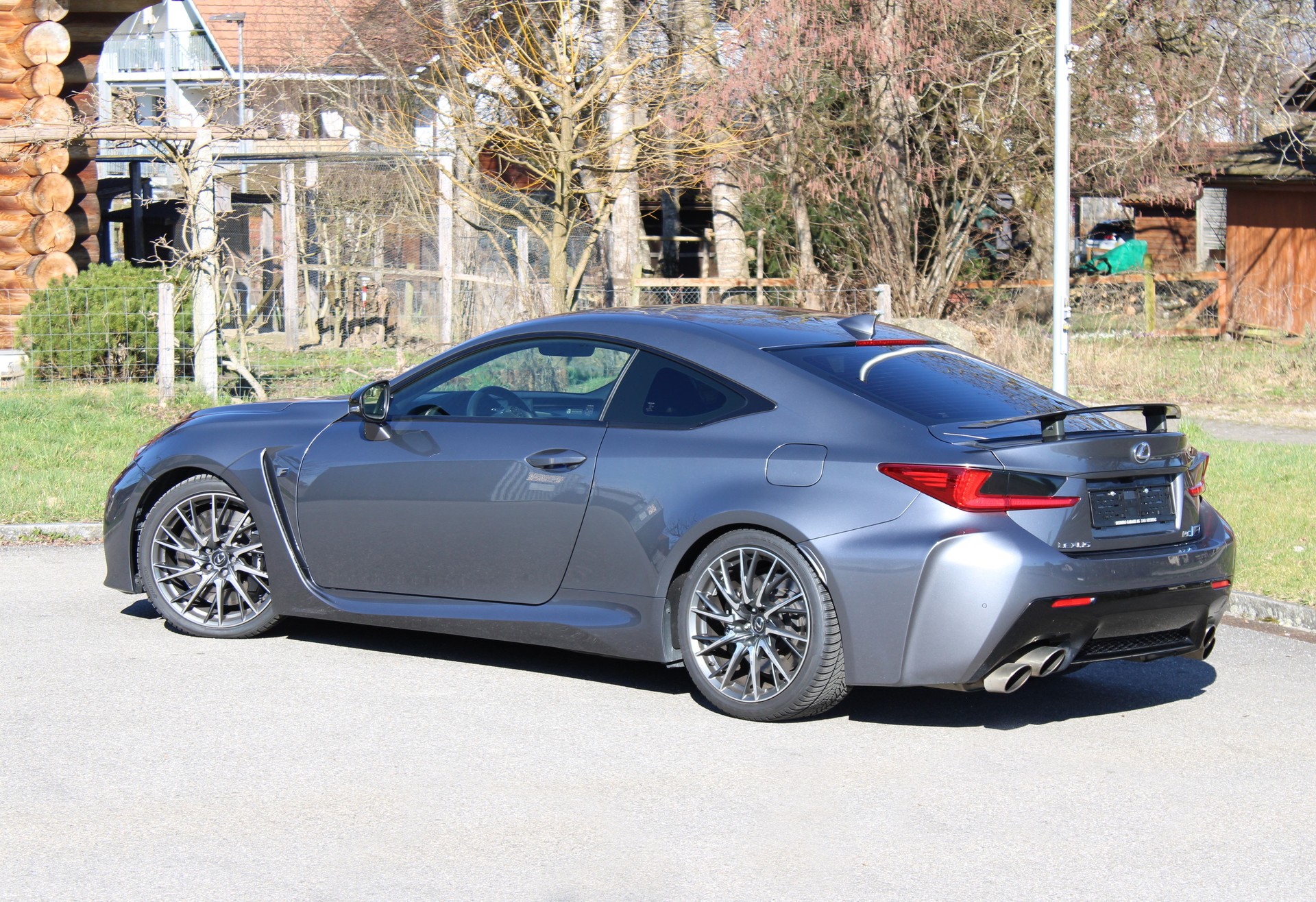 LEXUS RC F 5.0 V8 Carbon Automatic-image-2