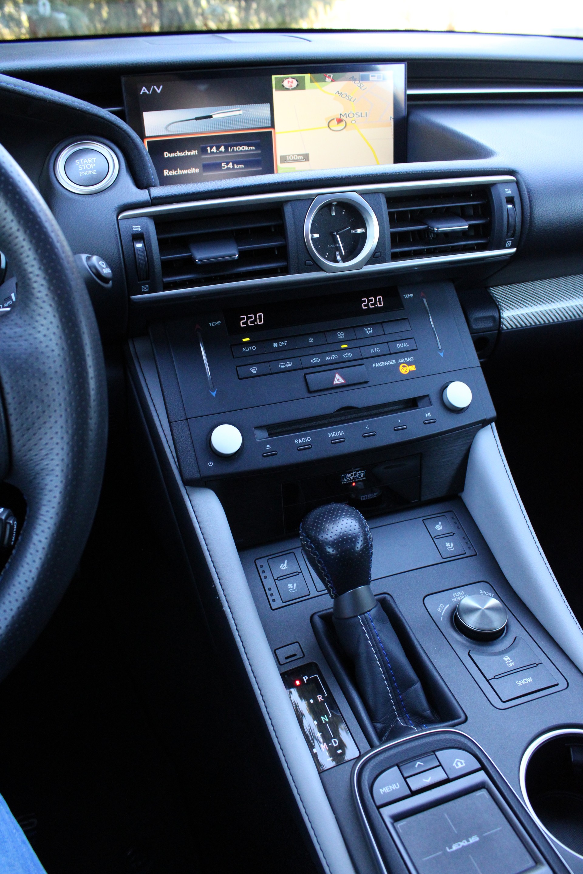 LEXUS RC F 5.0 V8 Carbon Automatic-image-13