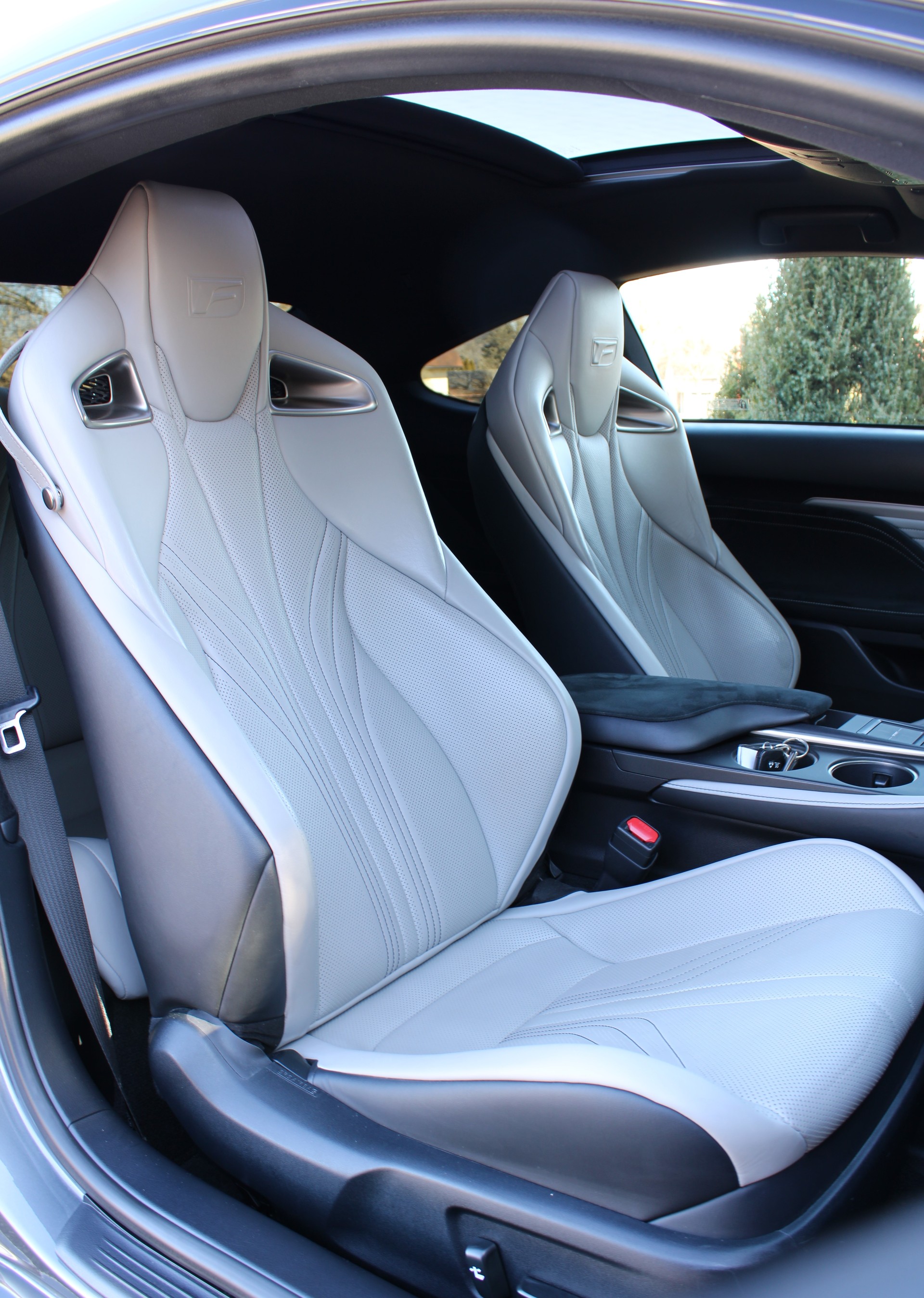 LEXUS RC F 5.0 V8 Carbon Automatic-image-12