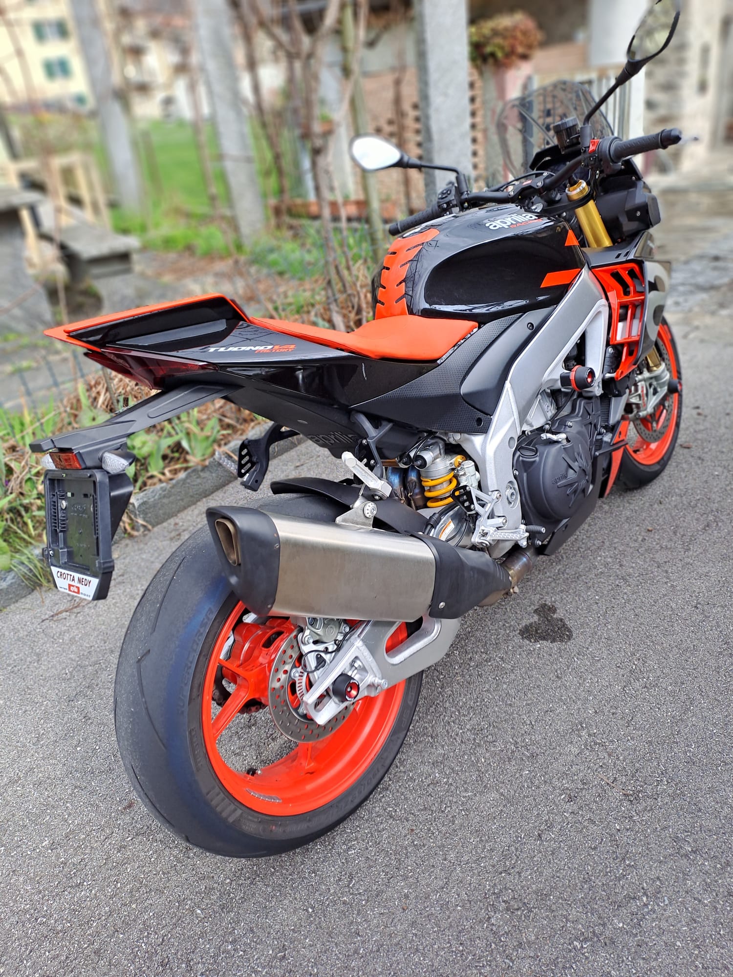 APRILIA Tuono V4 1100 Factory-image-4