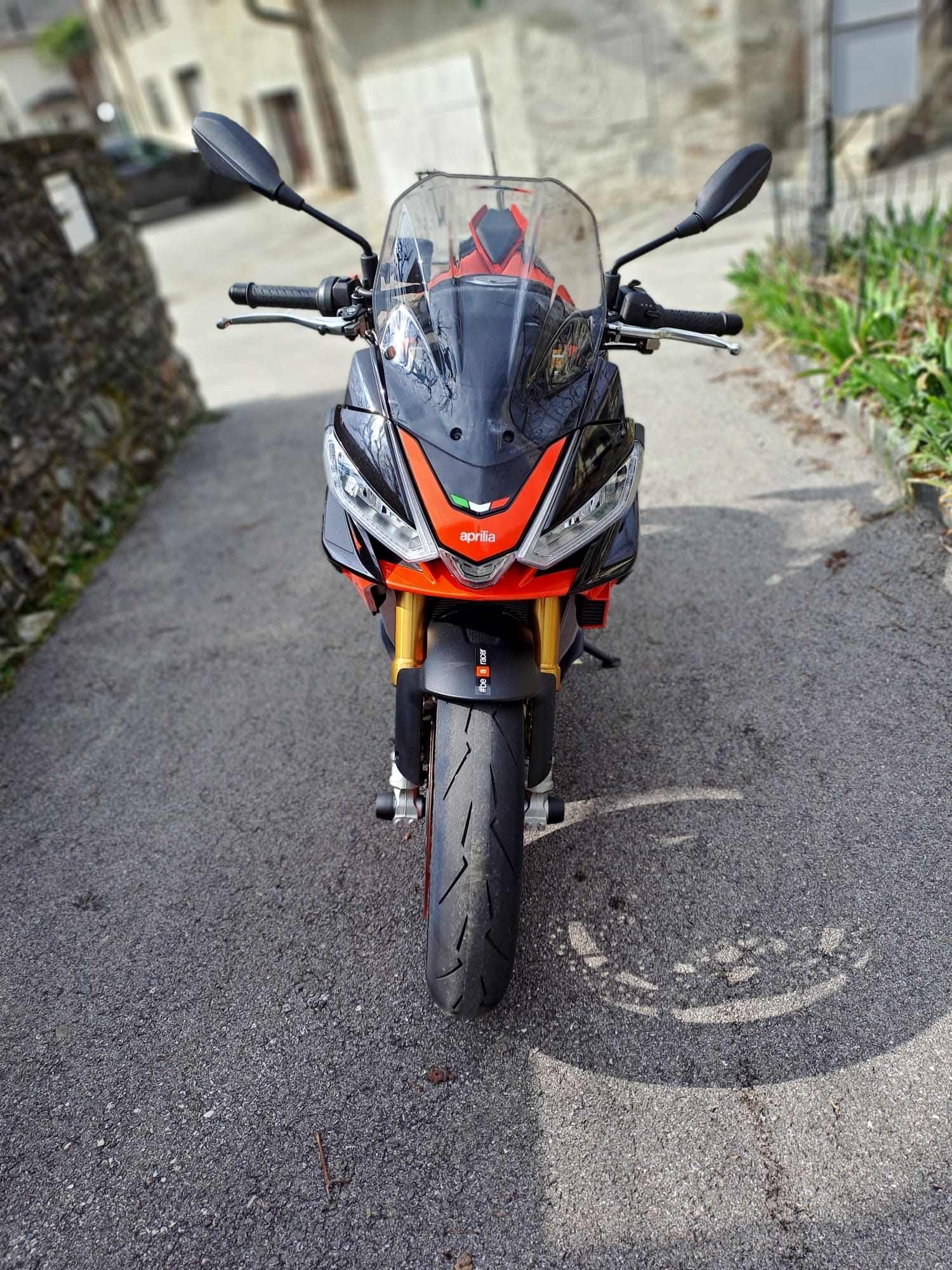 APRILIA Tuono V4 1100 Factory-image-3
