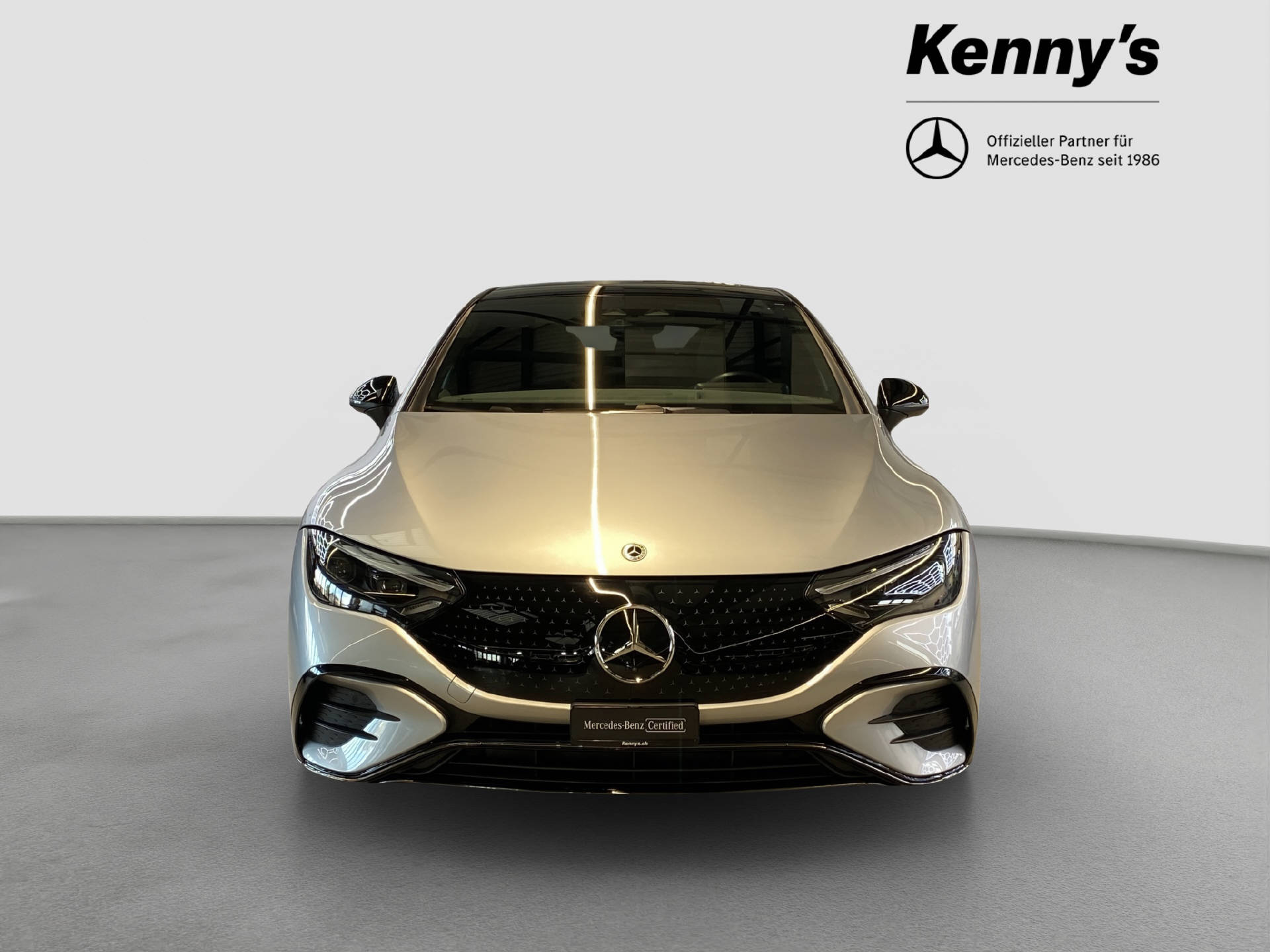MERCEDES-BENZ EQE 350 Executive Edition AMG Line 4MATIC-showroom-element-1