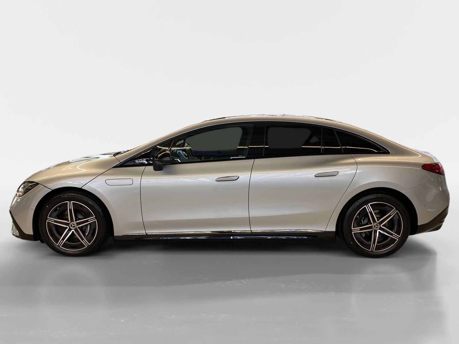 MERCEDES-BENZ EQE 350 Executive Edition AMG Line 4MATIC-showroom-element-3