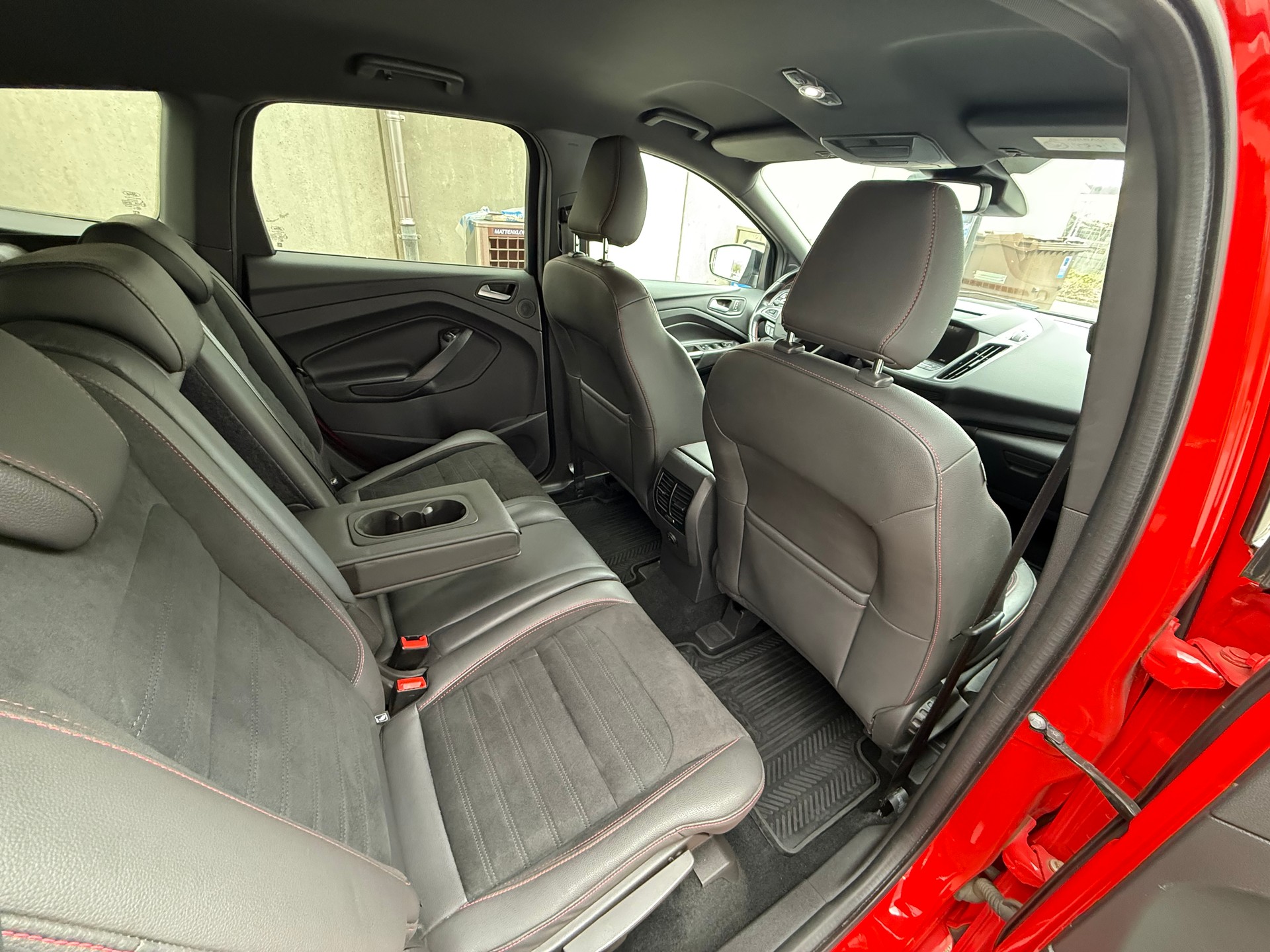 FORD Kuga 2.0 TDCi ST Line High 4WD PowerShift *CH Fahrzeug *Frisch ab MFK *8 Fach bereift *AHK 2'100 Kg *Isofix *Abstandr.-image-13