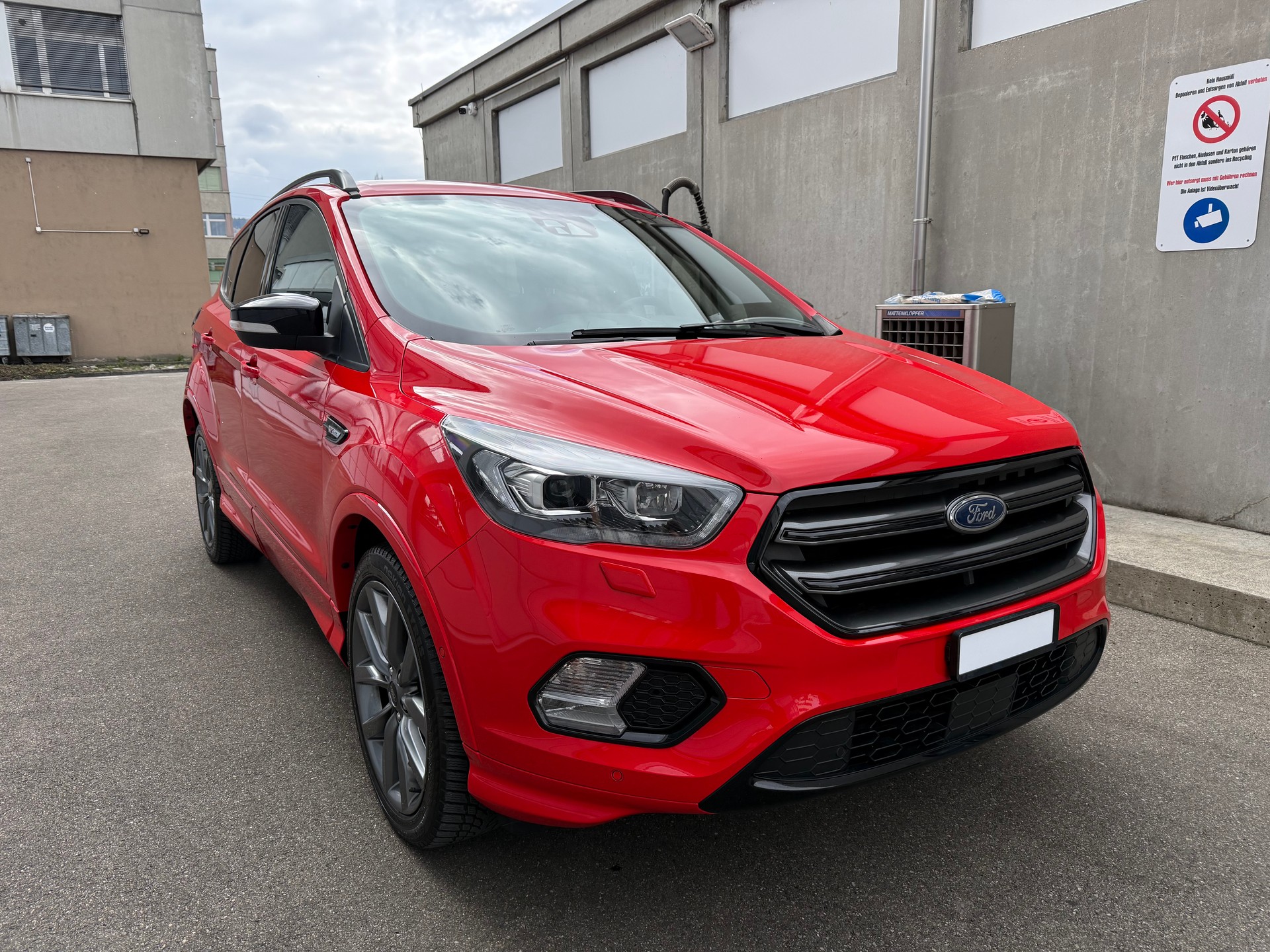 FORD Kuga 2.0 TDCi ST Line High 4WD PowerShift *CH Fahrzeug *Frisch ab MFK *8 Fach bereift *AHK 2'100 Kg *Isofix *Abstandr.-image-1