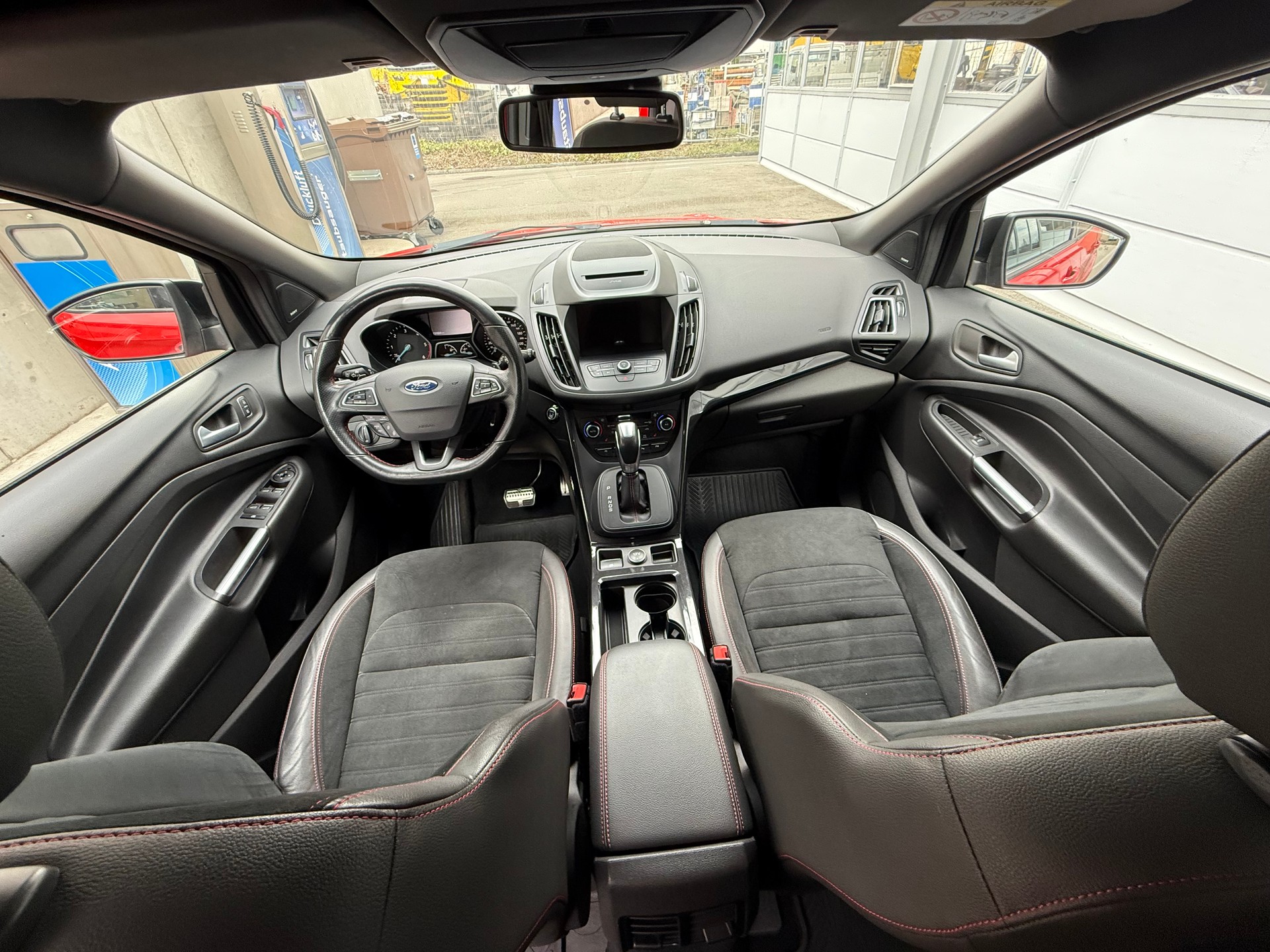 FORD Kuga 2.0 TDCi ST Line High 4WD PowerShift *CH Fahrzeug *Frisch ab MFK *8 Fach bereift *AHK 2'100 Kg *Isofix *Abstandr.-image-8
