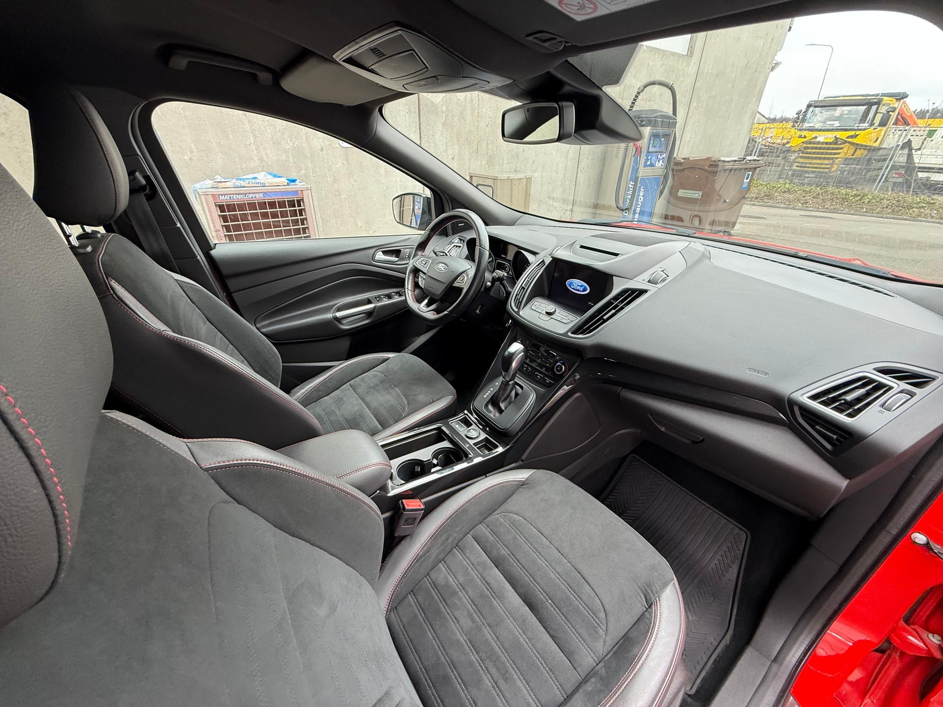 FORD Kuga 2.0 TDCi ST Line High 4WD PowerShift *CH Fahrzeug *Frisch ab MFK *8 Fach bereift *AHK 2'100 Kg *Isofix *Abstandr.-image-15