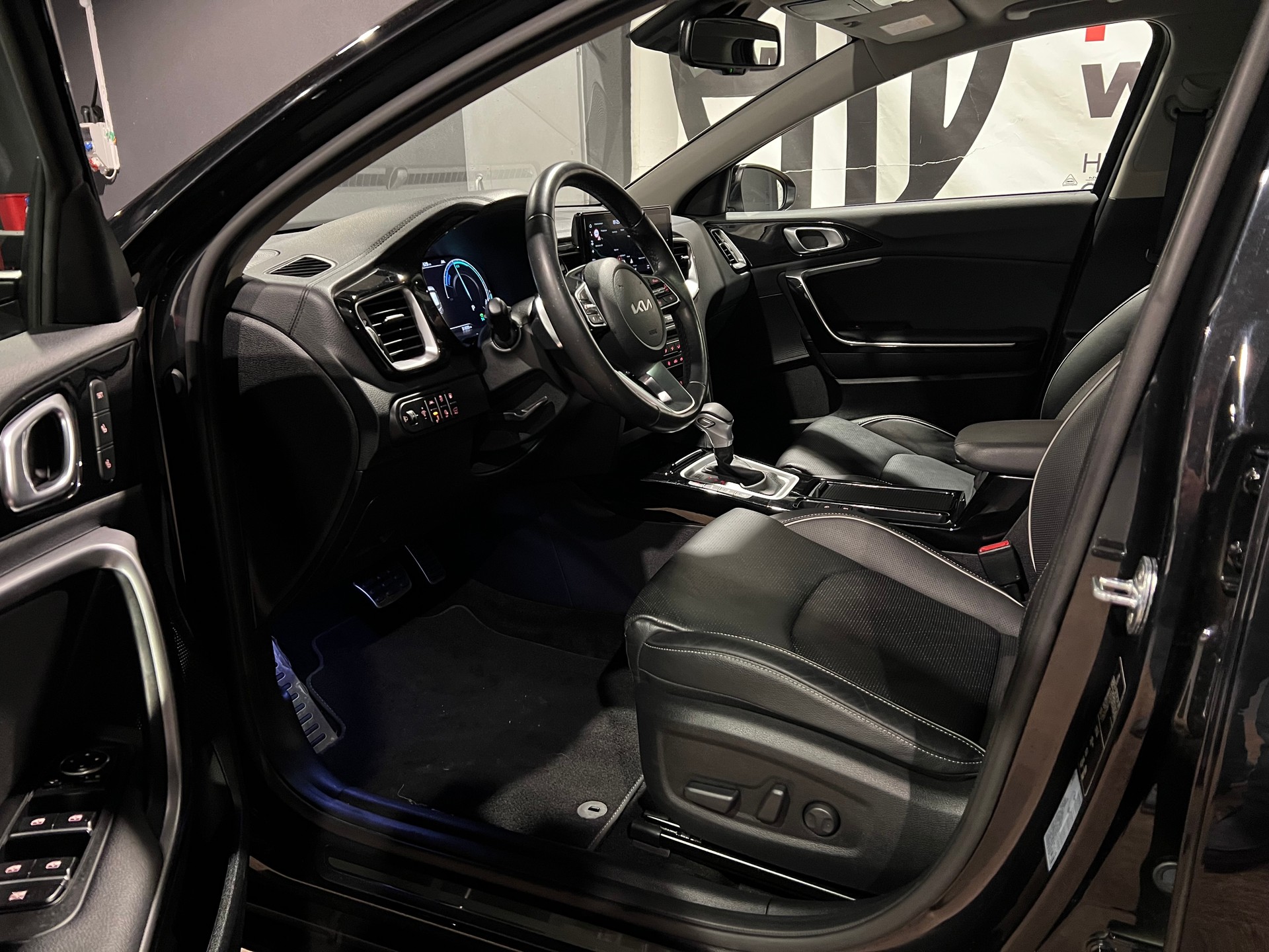 KIA Xceed 1.6 GDi Plug-in Hybrid Style DCT-image-10