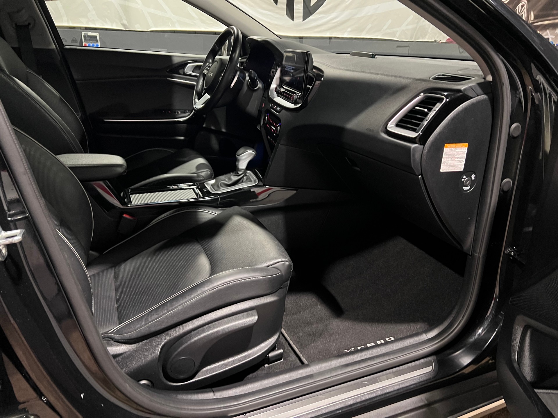 KIA Xceed 1.6 GDi Plug-in Hybrid Style DCT-image-13