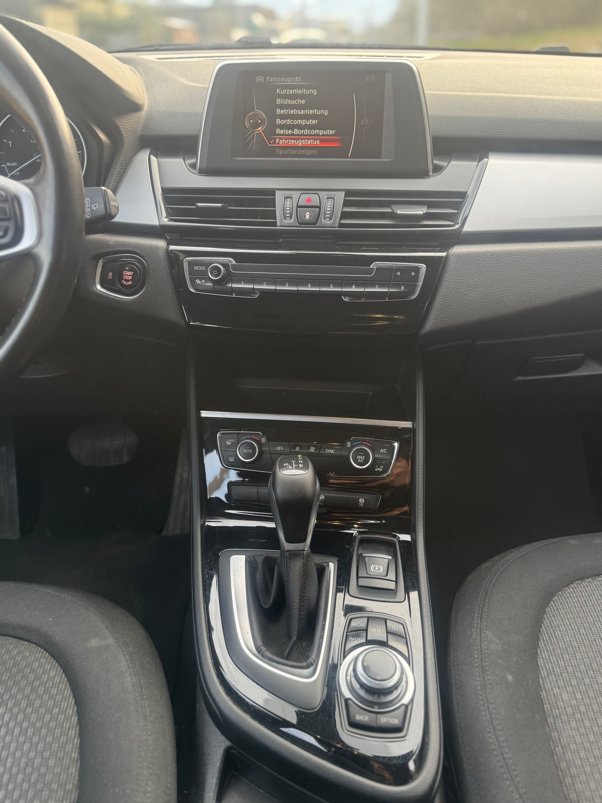 BMW 218d Active Tourer Steptronic-image-8