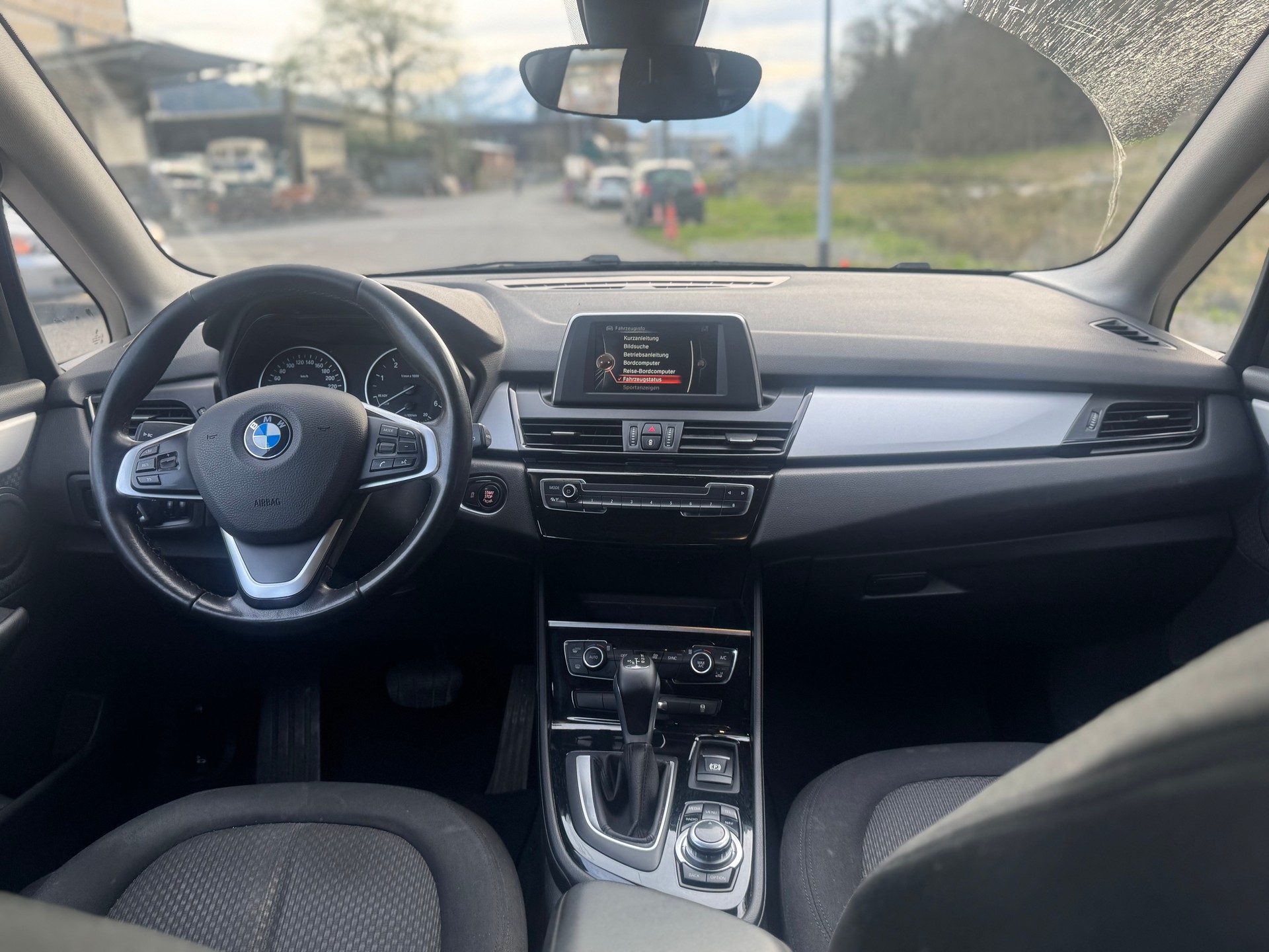 BMW 218d Active Tourer Steptronic-image-7